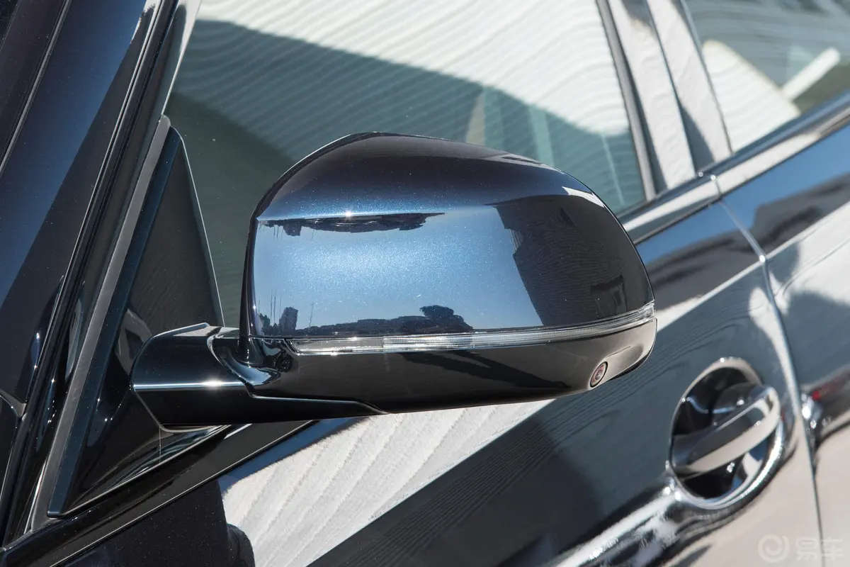 宝马X6改款二 xDrive40i M运动套装主驾驶后视镜背面