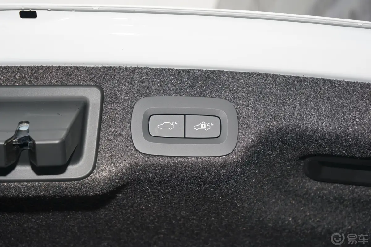 沃尔沃S90 RECHARGET8 长续航 智雅豪华版电动尾门按键（手动扶手）