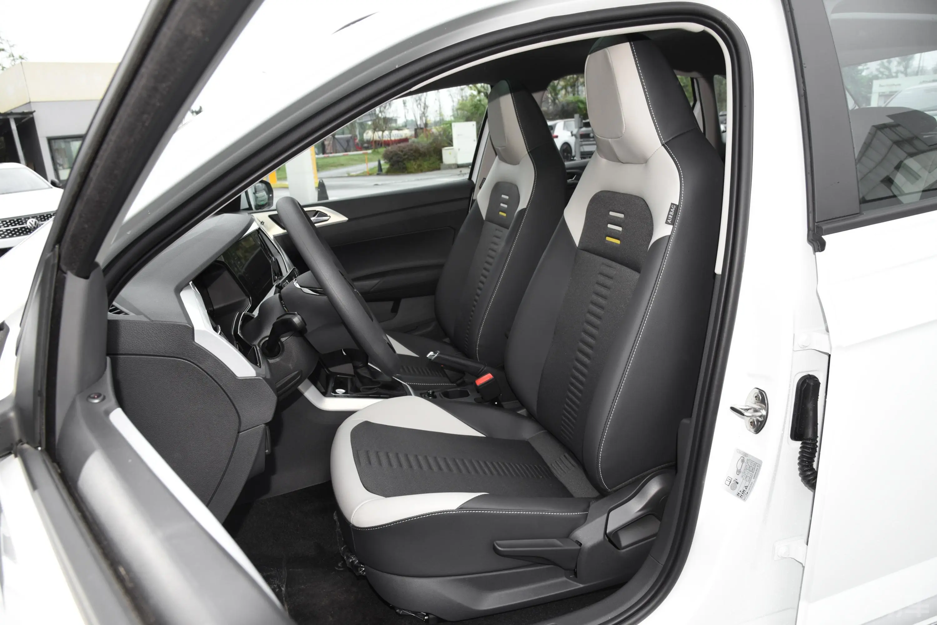 PoloPlus 1.5L 自动炫彩科技版驾驶员座椅