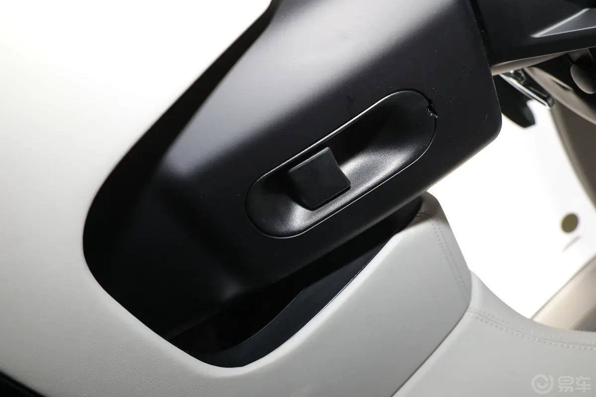 Panamera E-HybridPanamera 4 行政加长版 2.9T方向盘调节