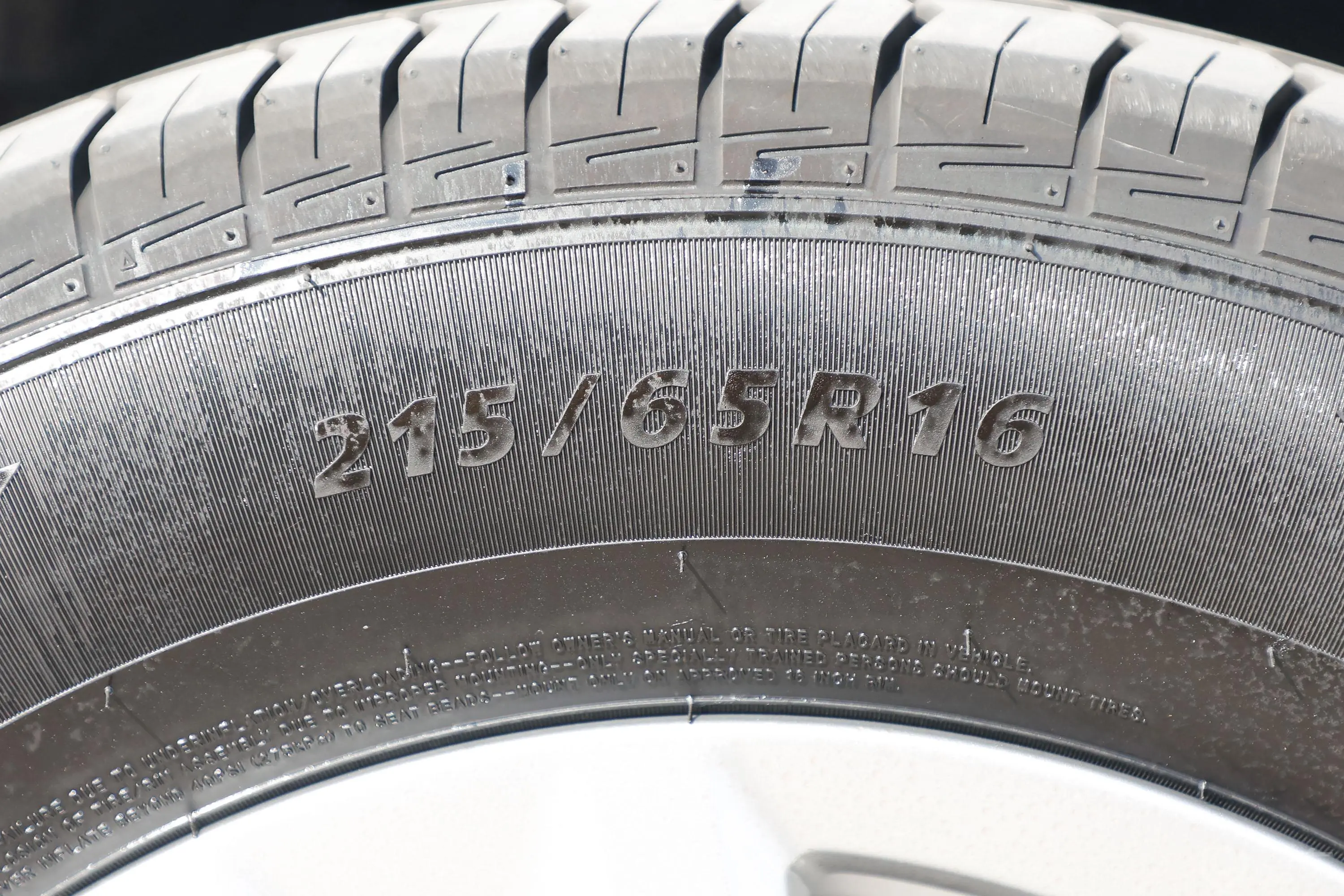 锐胜王牌M72.0L 长轴精英型 9座动力底盘