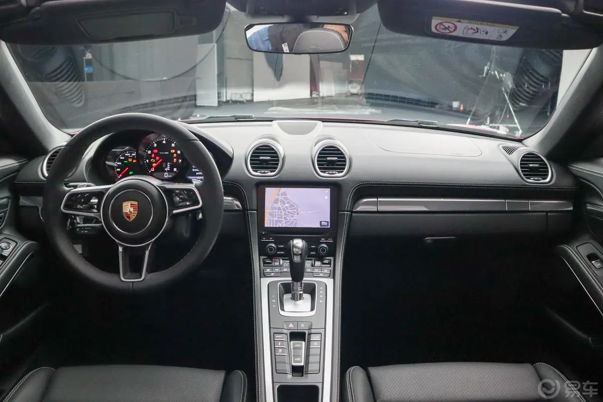 保时捷718Boxster Style Edition 2.0T内饰全景正拍