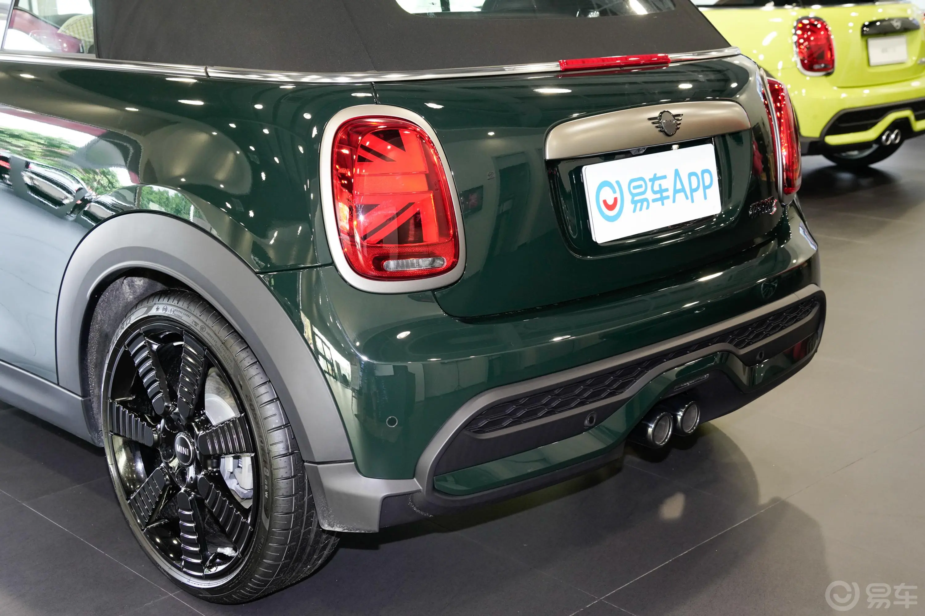 MINI CABRIO2.0T COOPER S CABRIO 执迷特别版车后雷达