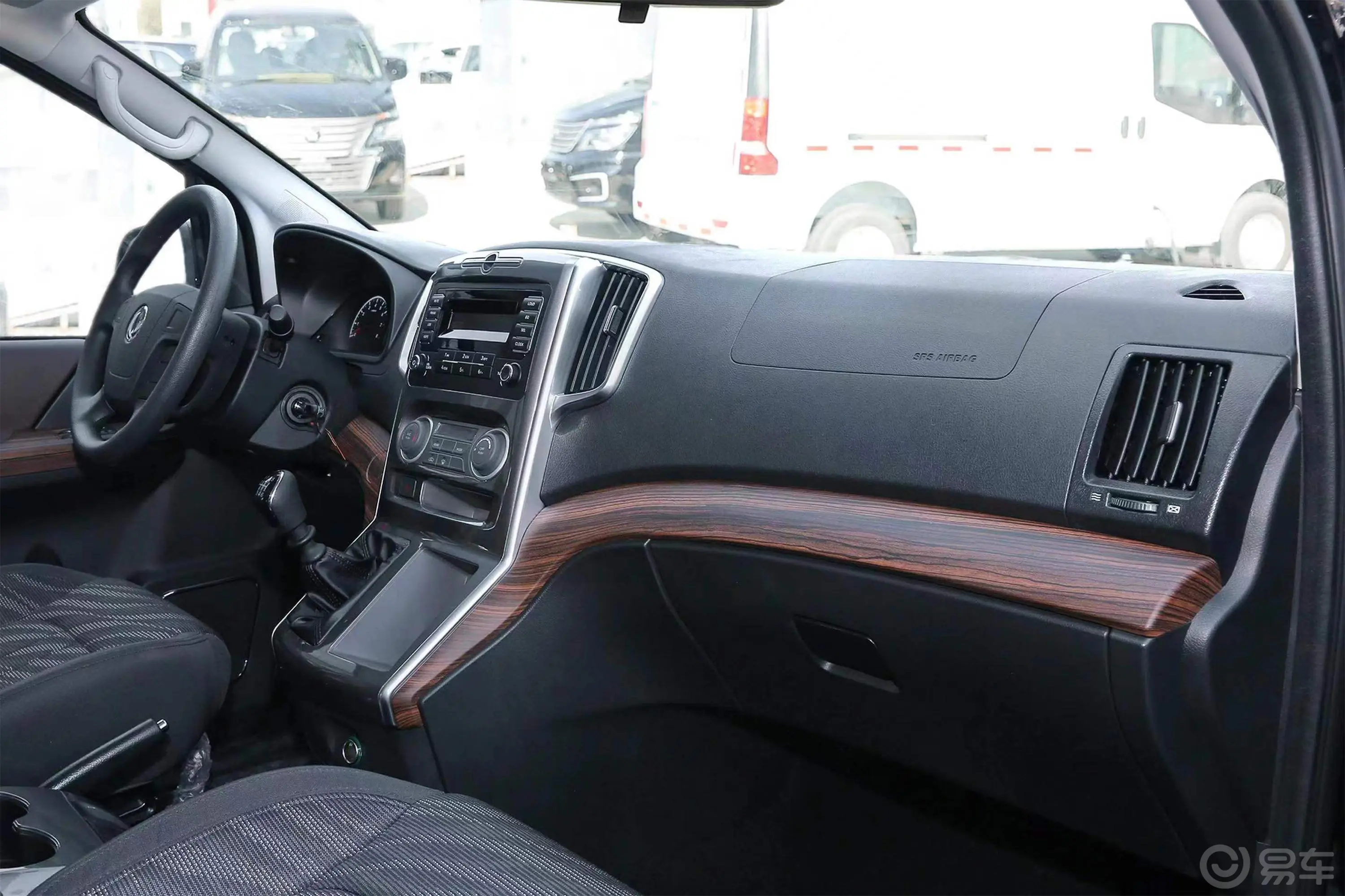 菱智PLUS旅行版 2.0L 手动 舒适型 9座内饰全景副驾驶员方向