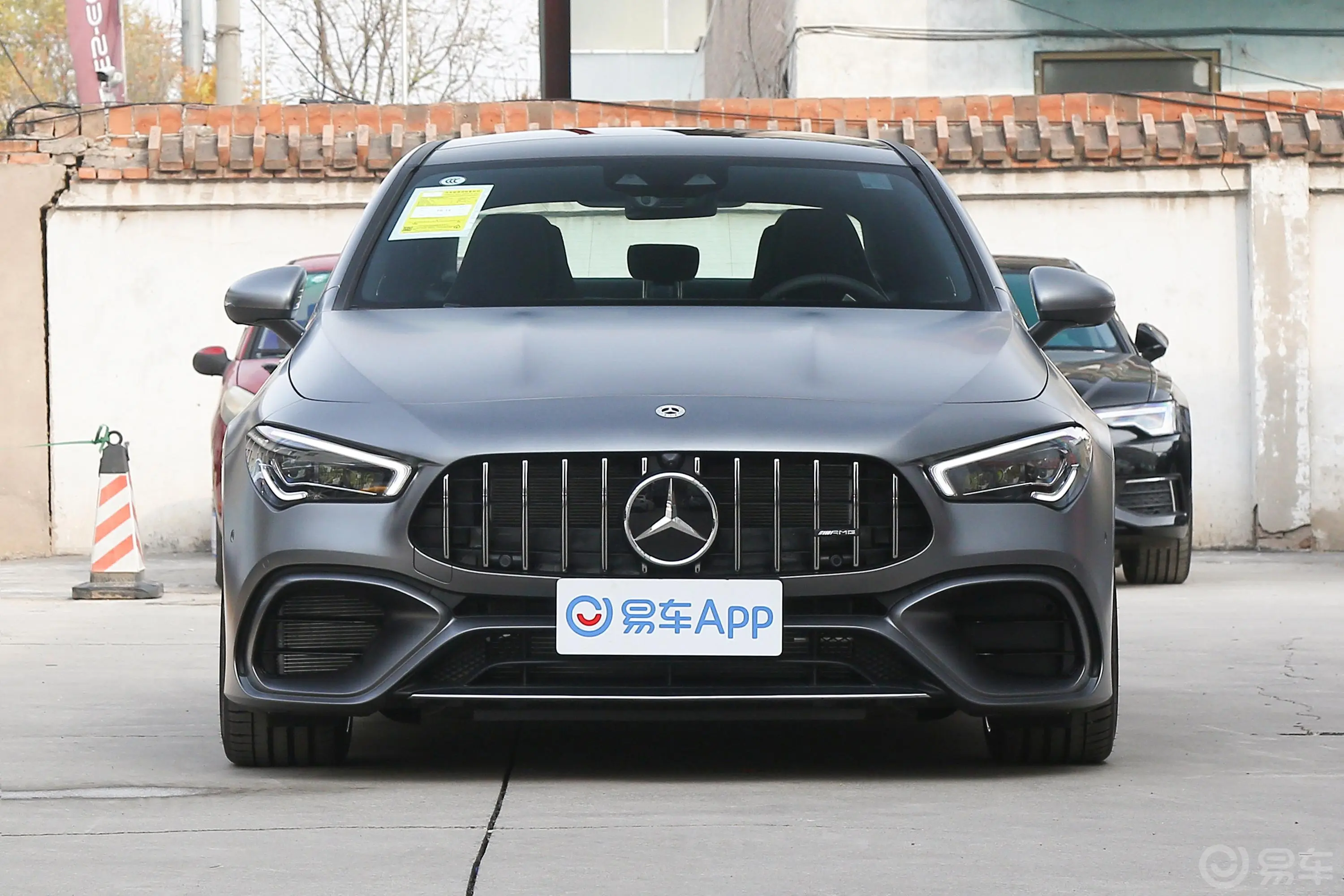 奔驰CLA级 AMGAMG CLA 45 4MATIC+正前水平