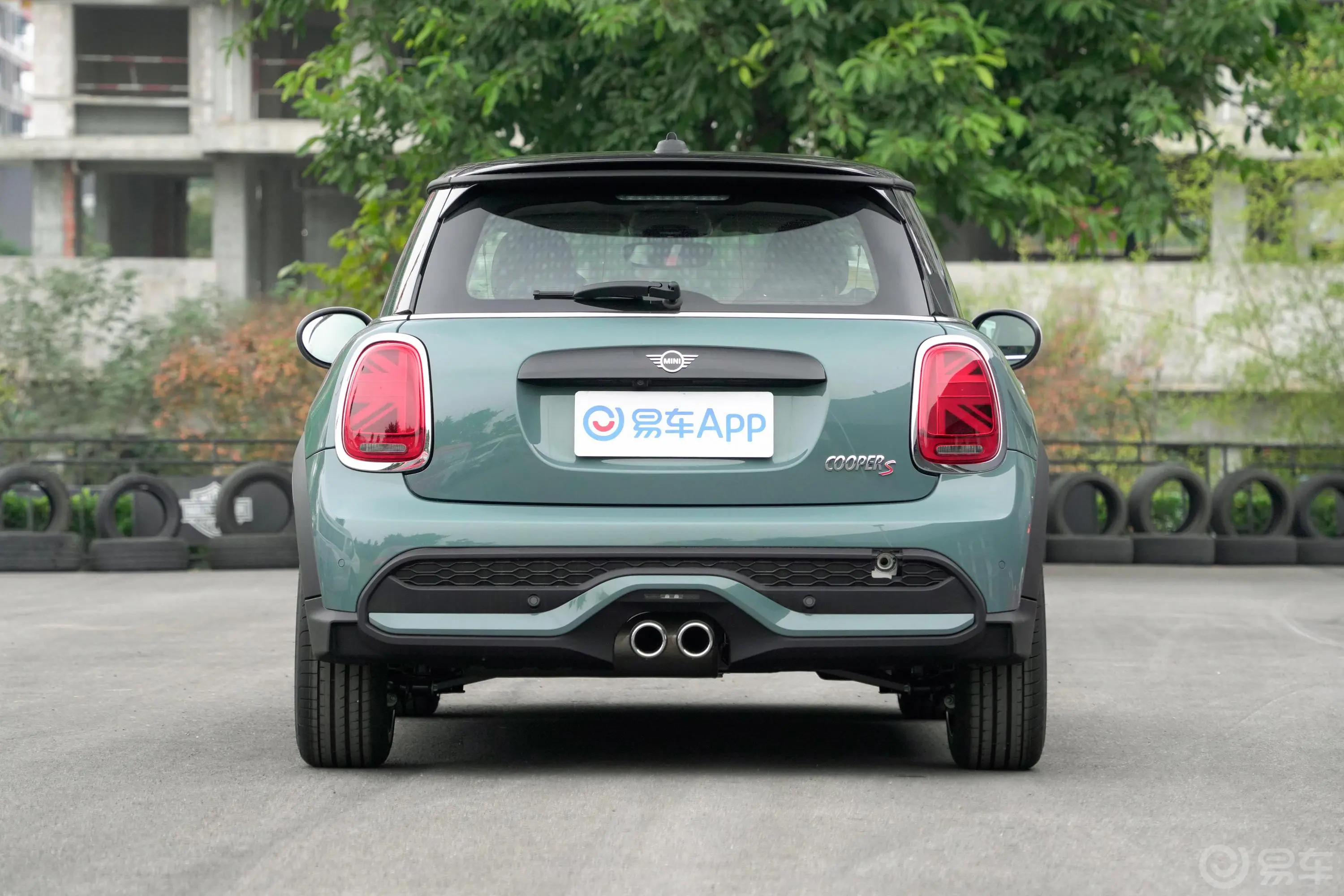 MINI2.0T COOPER S 弧光特别版正后水平