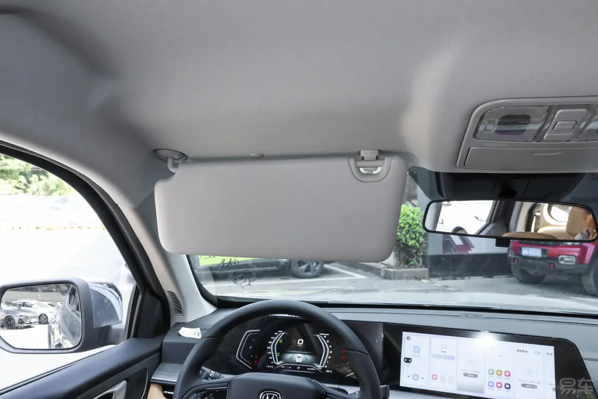 览拓者2.0T 自动四驱标箱旗舰型 汽油驾驶位遮阳板