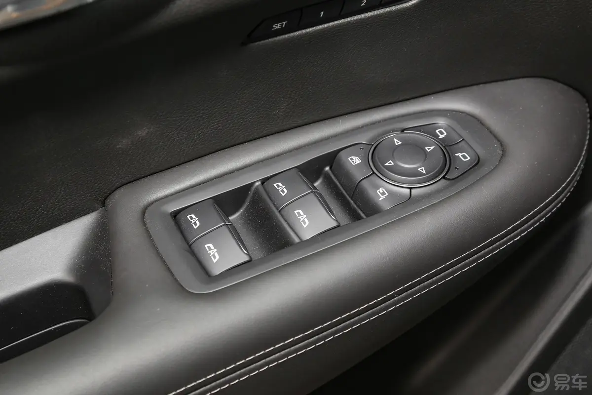 凯迪拉克XT6轻混 120周年纪念版 2.0T 四驱铂金型 6座车窗调节整体