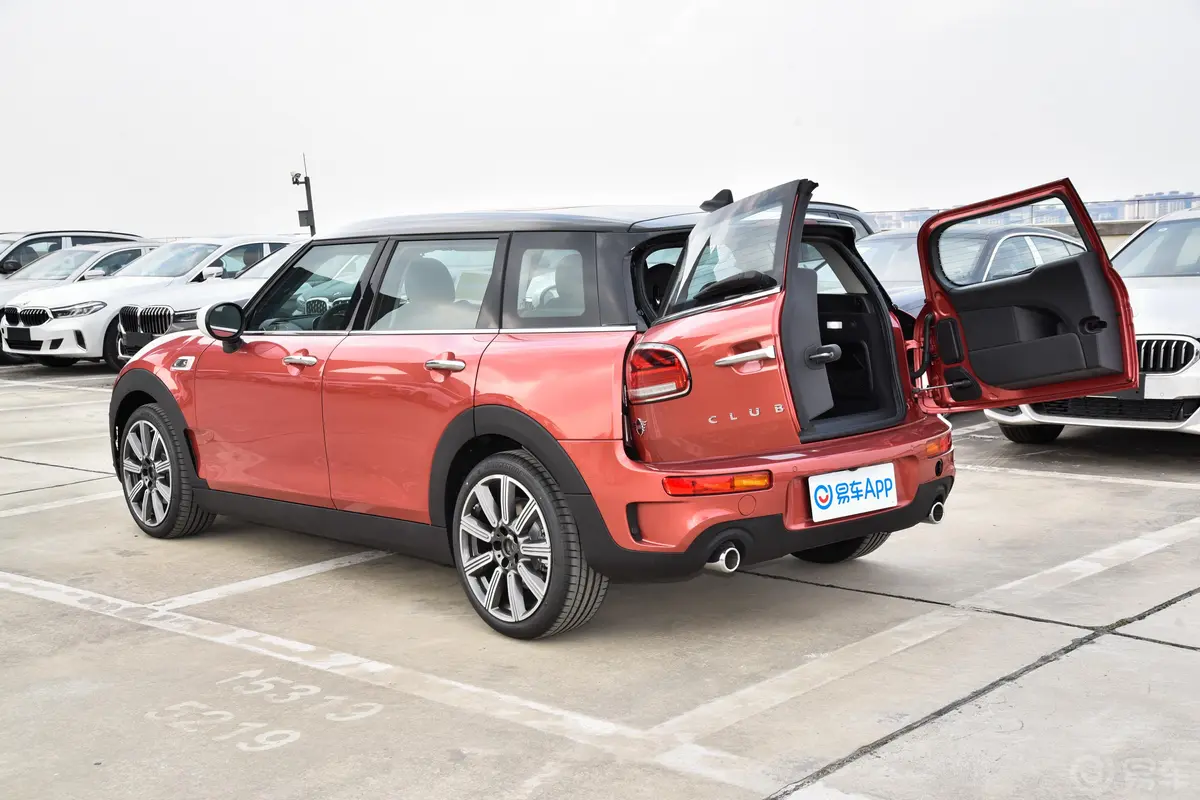 MINI CLUBMAN2.0T COOPER S 弧光限量版后备厢开启45度侧拍