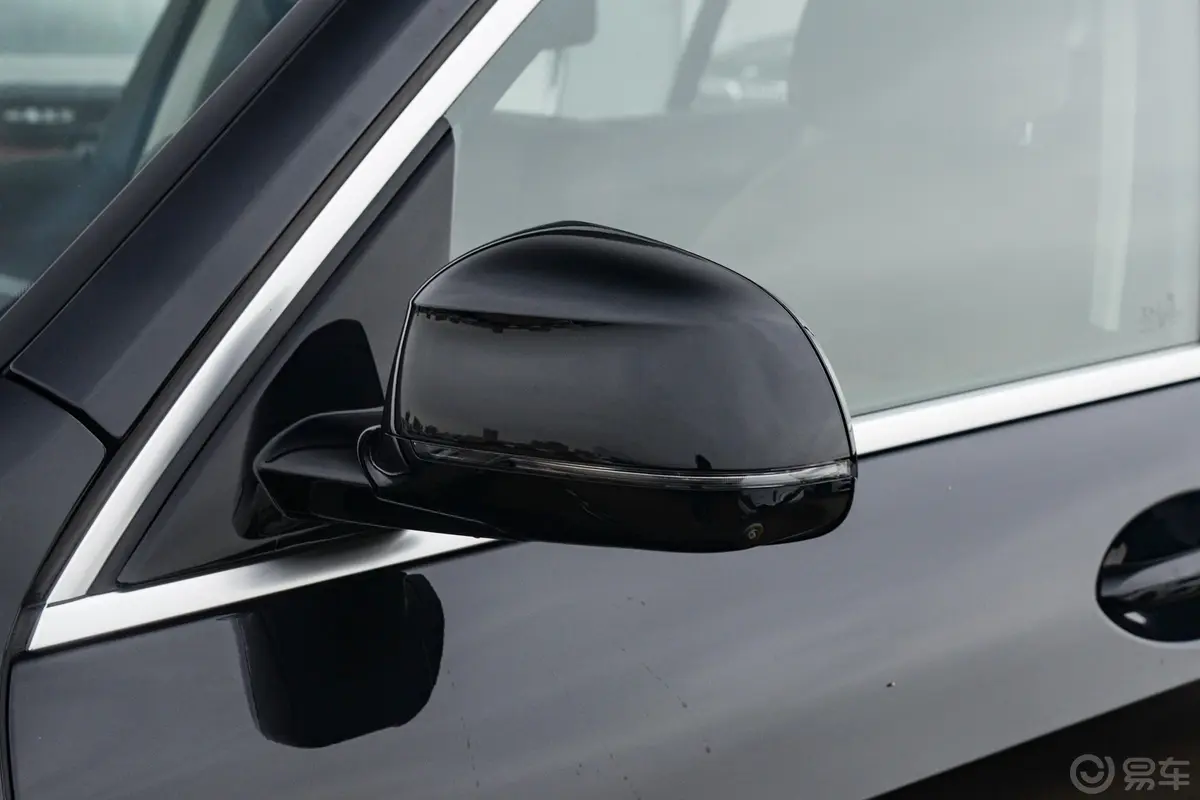 宝马X7xDrive40i 领先型 豪华套装主驾驶后视镜背面