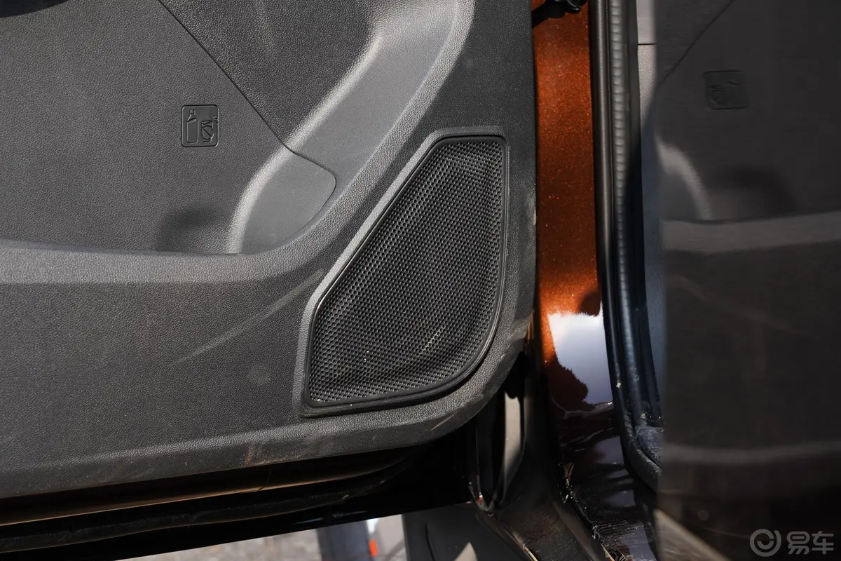 宝典1.8T 两驱标轴舒享版 汽油音响和品牌