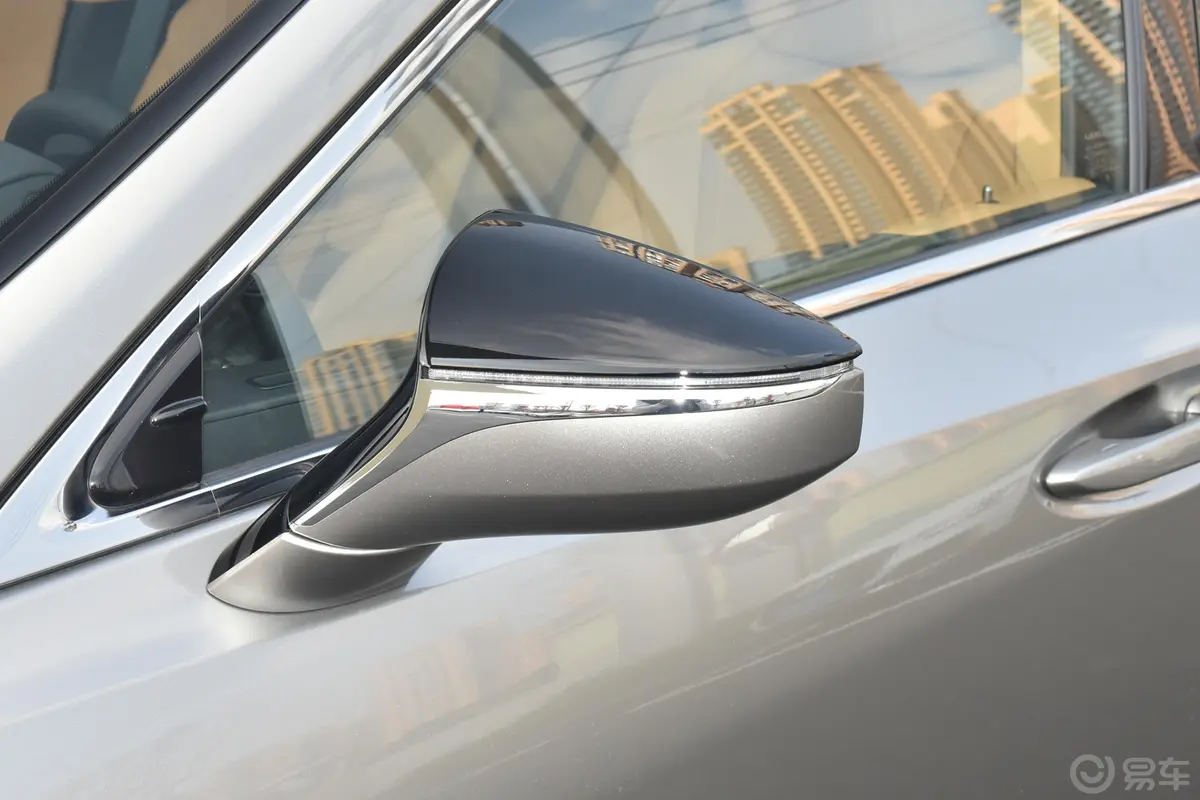 雷克萨斯ES300h 尊享版主驾驶后视镜背面