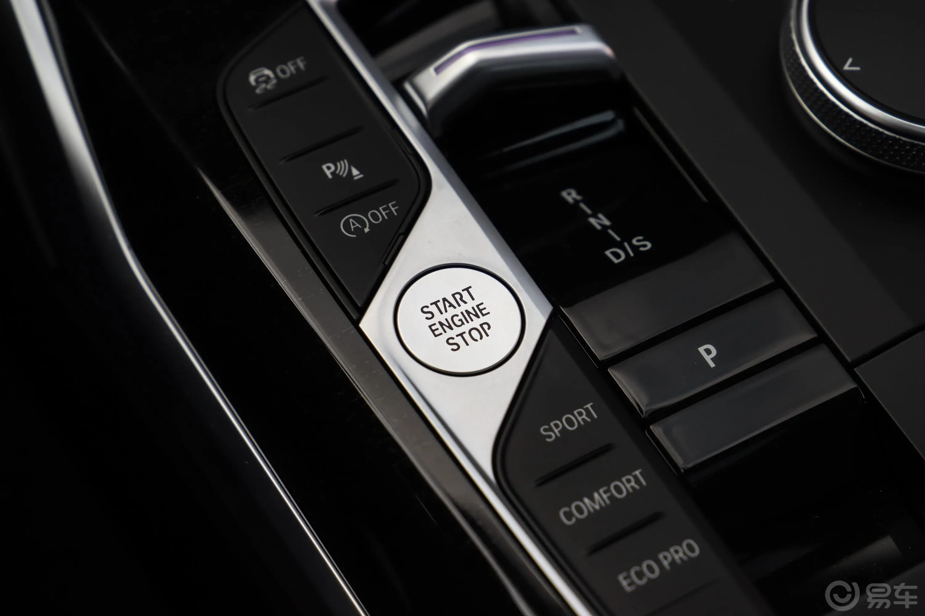宝马3系325Li xDrive M运动套装钥匙孔或一键启动按键