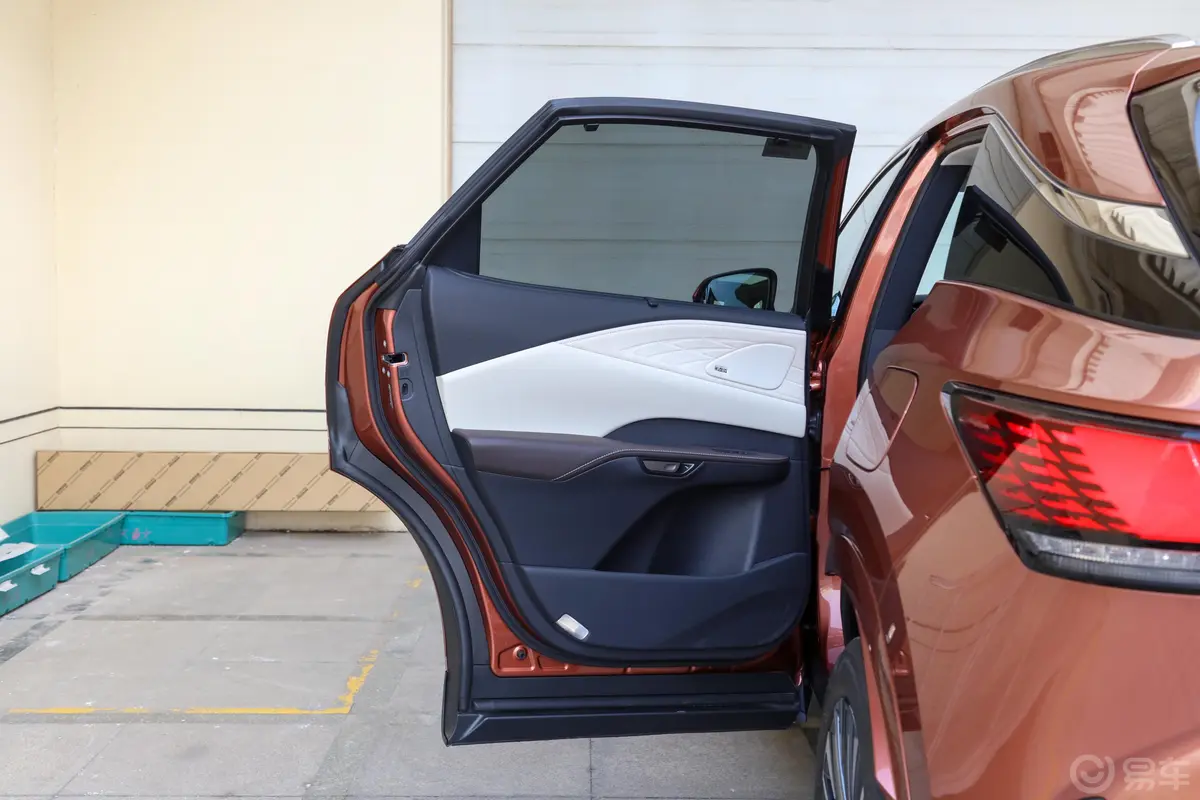 雷克萨斯RX 插电混动450h+ 畅享版驾驶员侧后车门