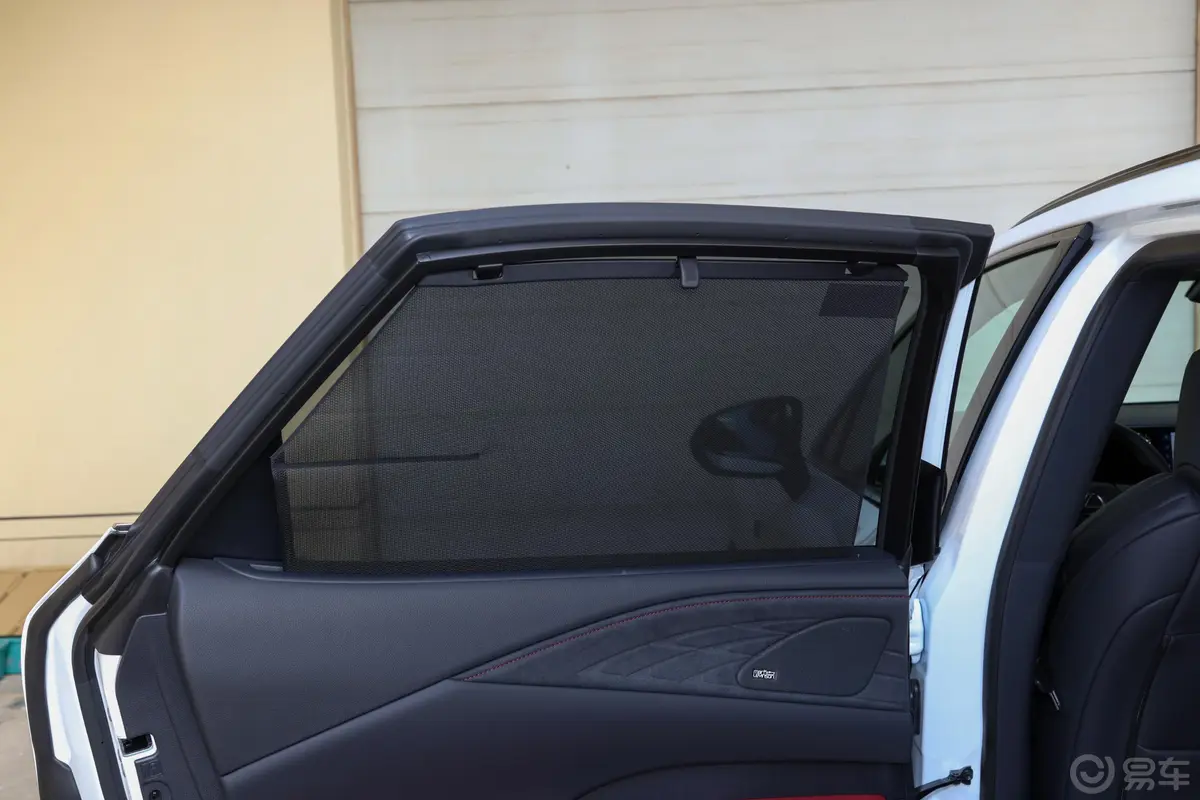 雷克萨斯RX500h 四驱F SPORT Performance后排侧窗遮阳帘