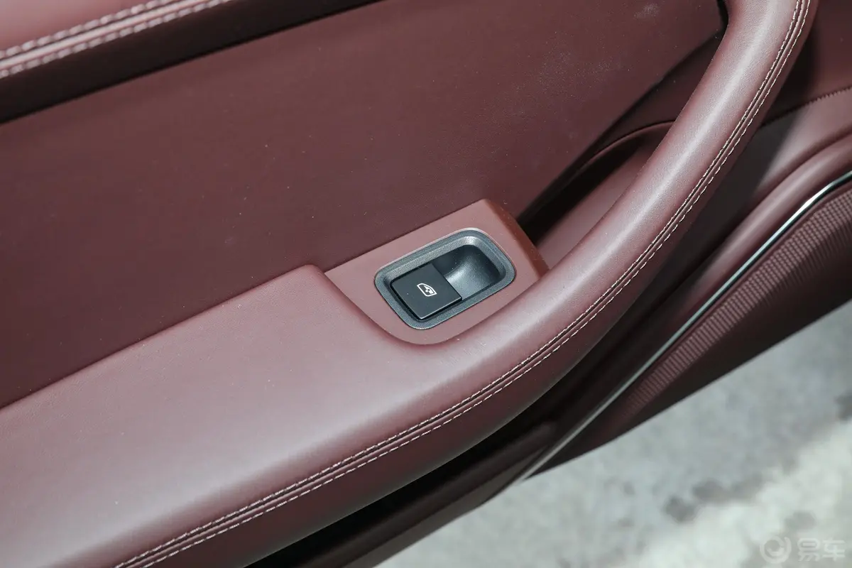 Panamera E-HybridPanamera 4 2.9T后车窗调节