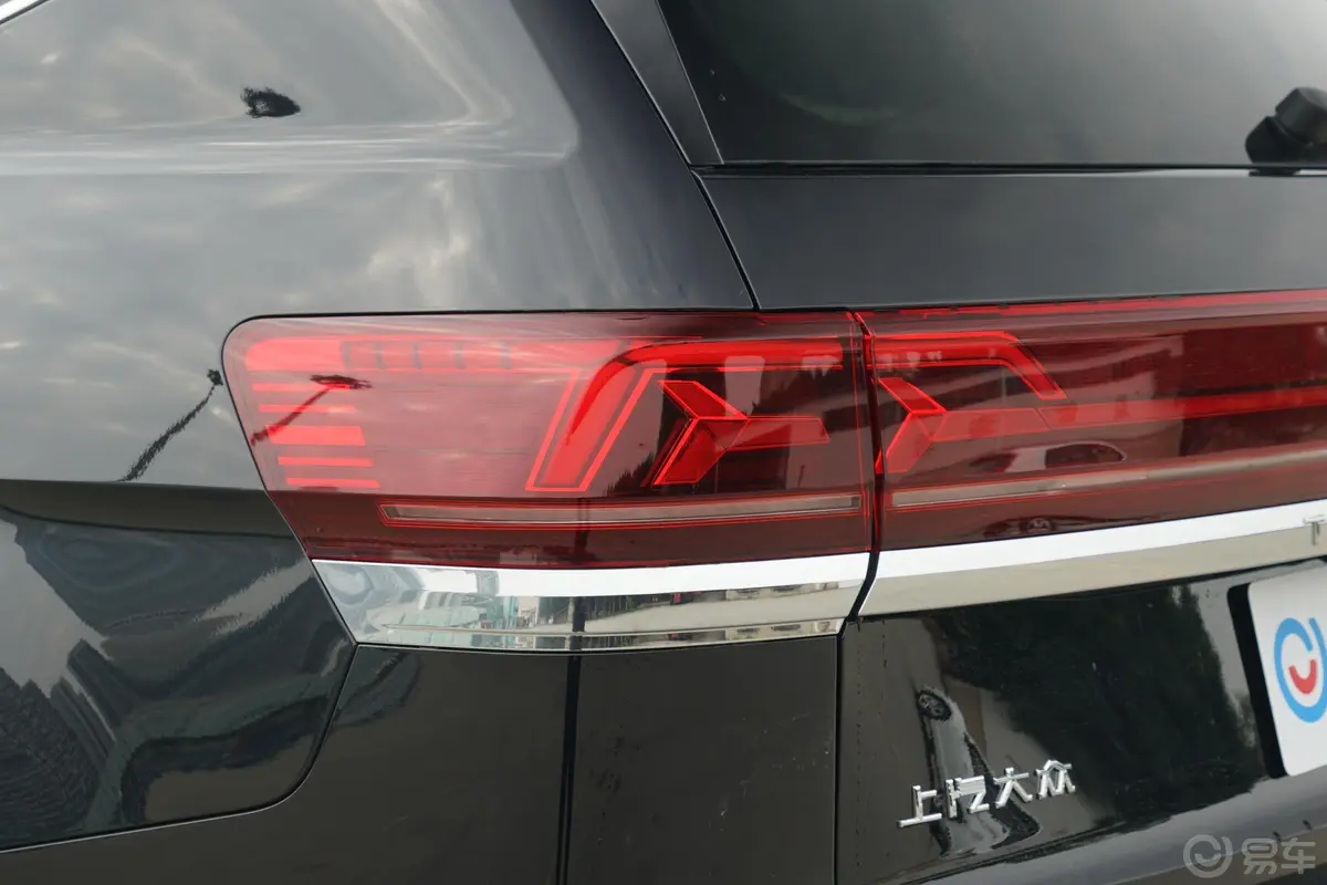 途昂380TSI 四驱尊崇豪华版外观灯组