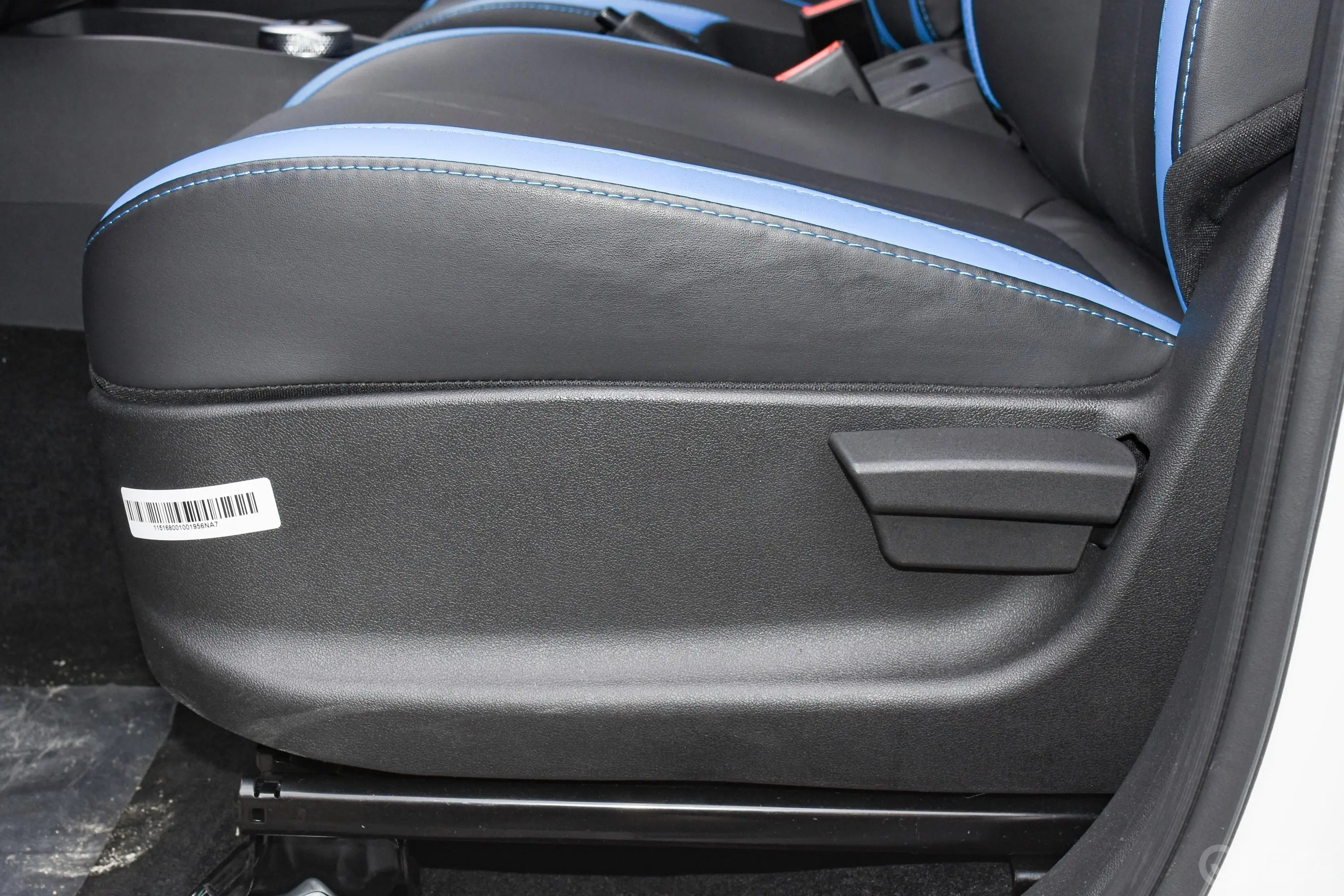 风光E380310km 标准版实用型 5座主驾座椅调节
