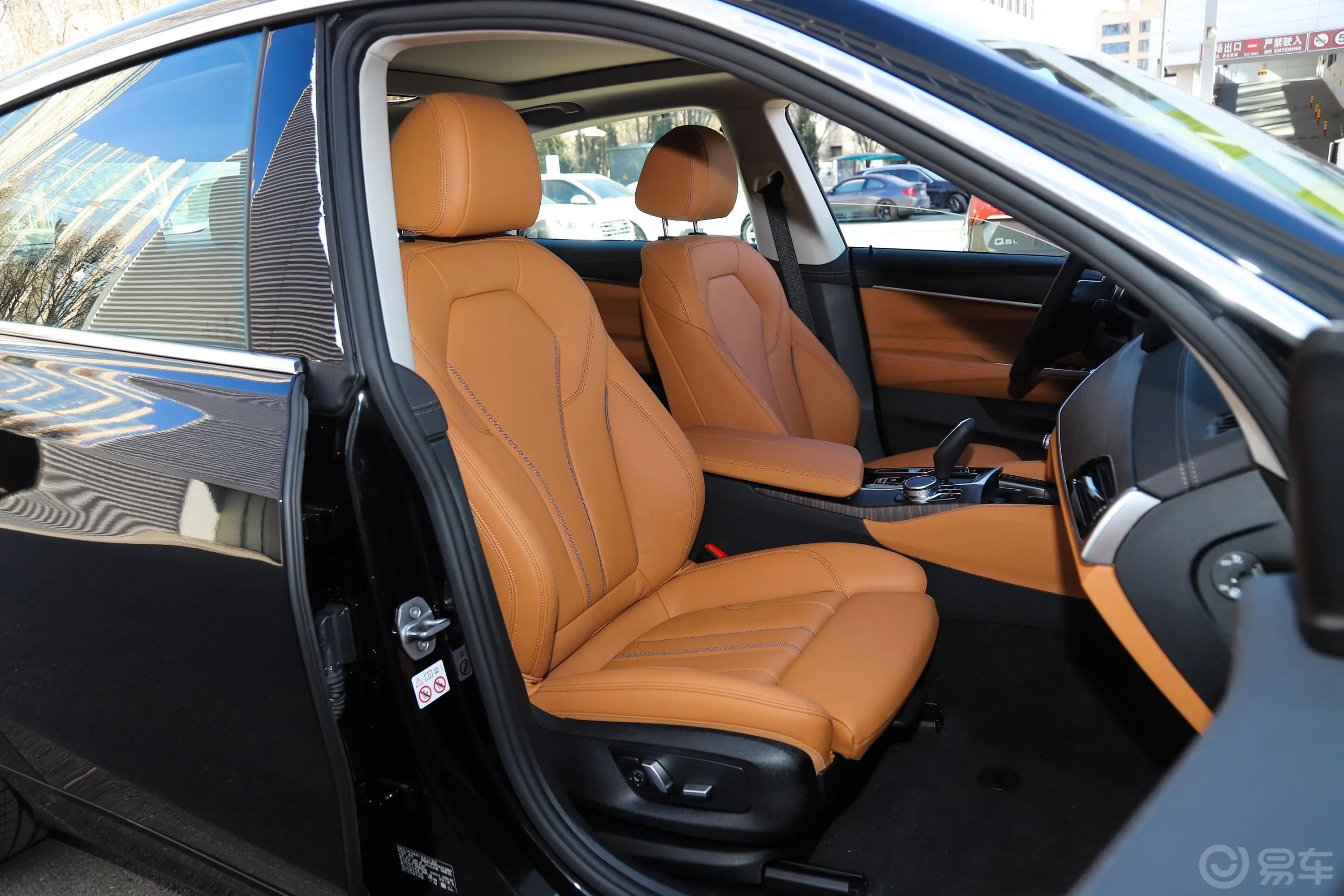 宝马6系GT630i 豪华设计套装副驾驶座椅