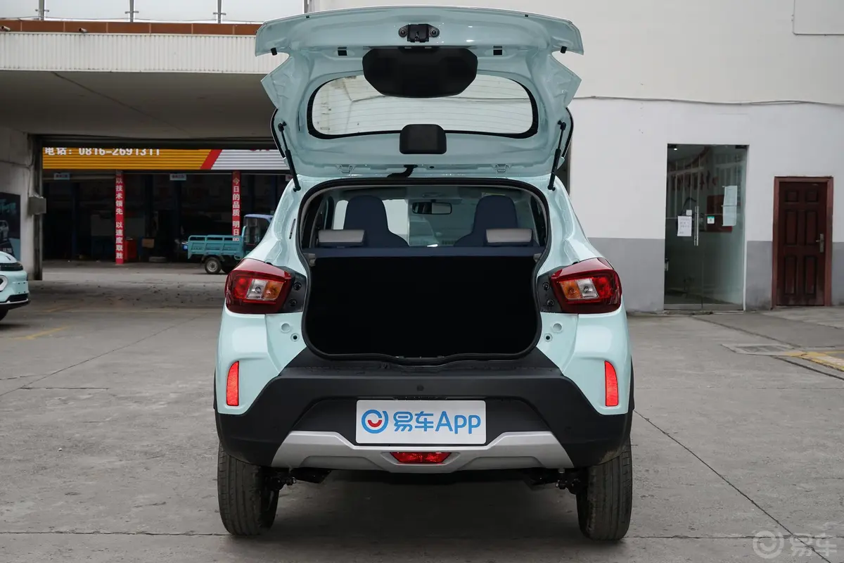 纳米BOXPlus 351km  轻享型后备厢