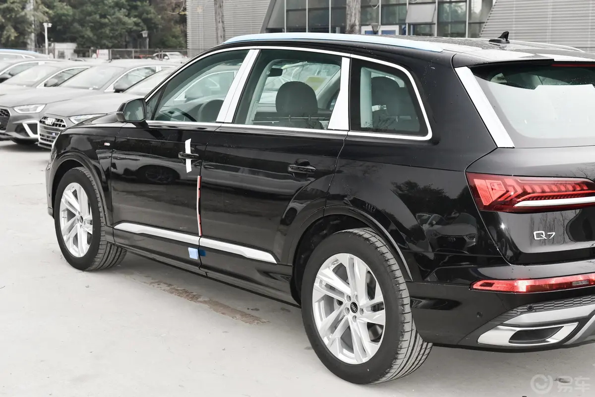 奥迪Q745 TFSI quattro S line运动型外观细节