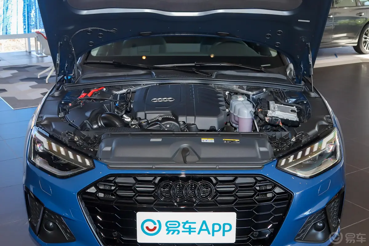 奥迪A4(进口)Avant 40 TFSI 时尚动感型发动机舱整体