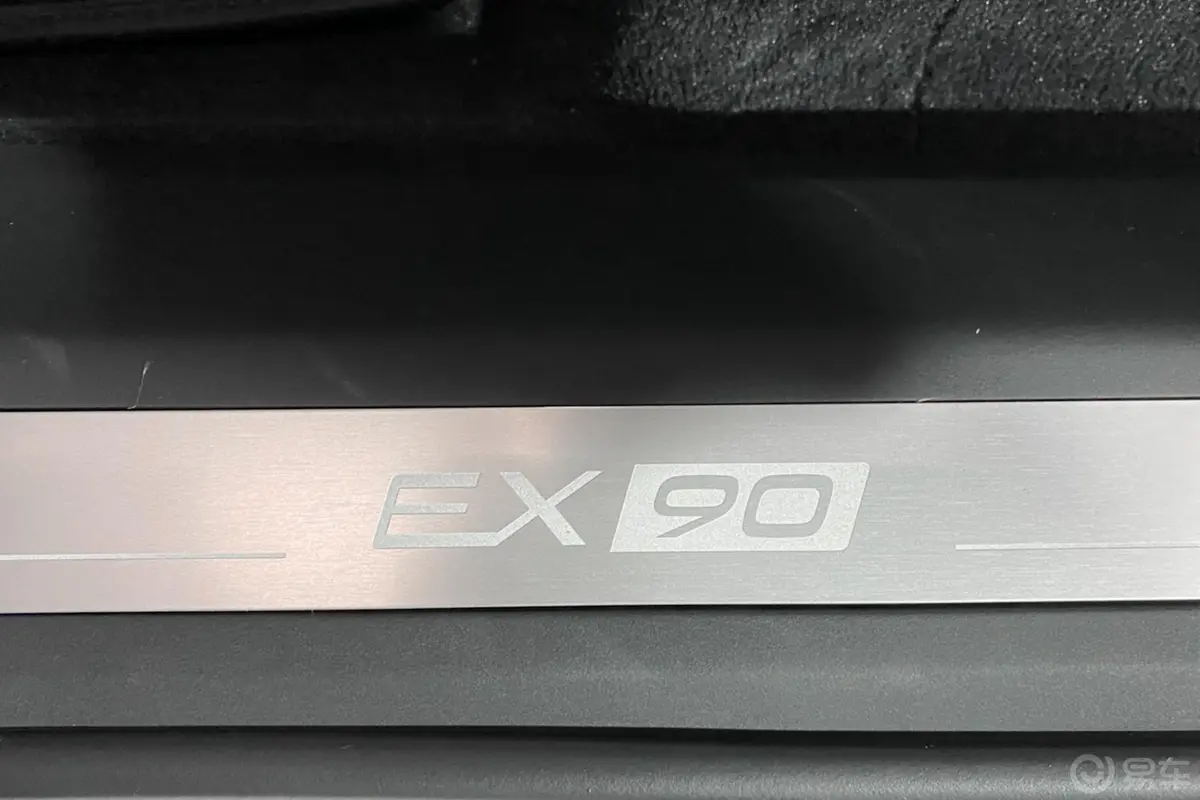 沃尔沃EX90(海外)基本版主驾驶位