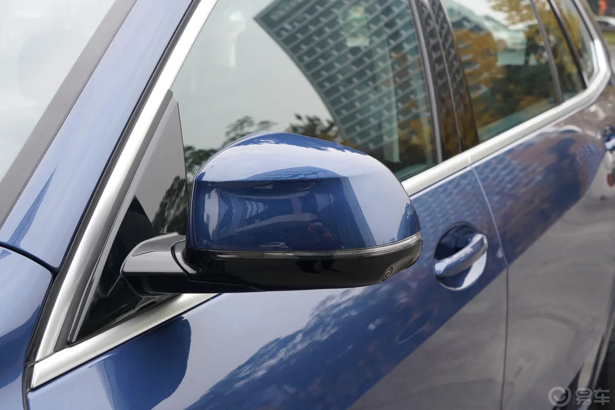 宝马X5改款 xDrive30Li 尊享型M运动套装主驾驶后视镜背面