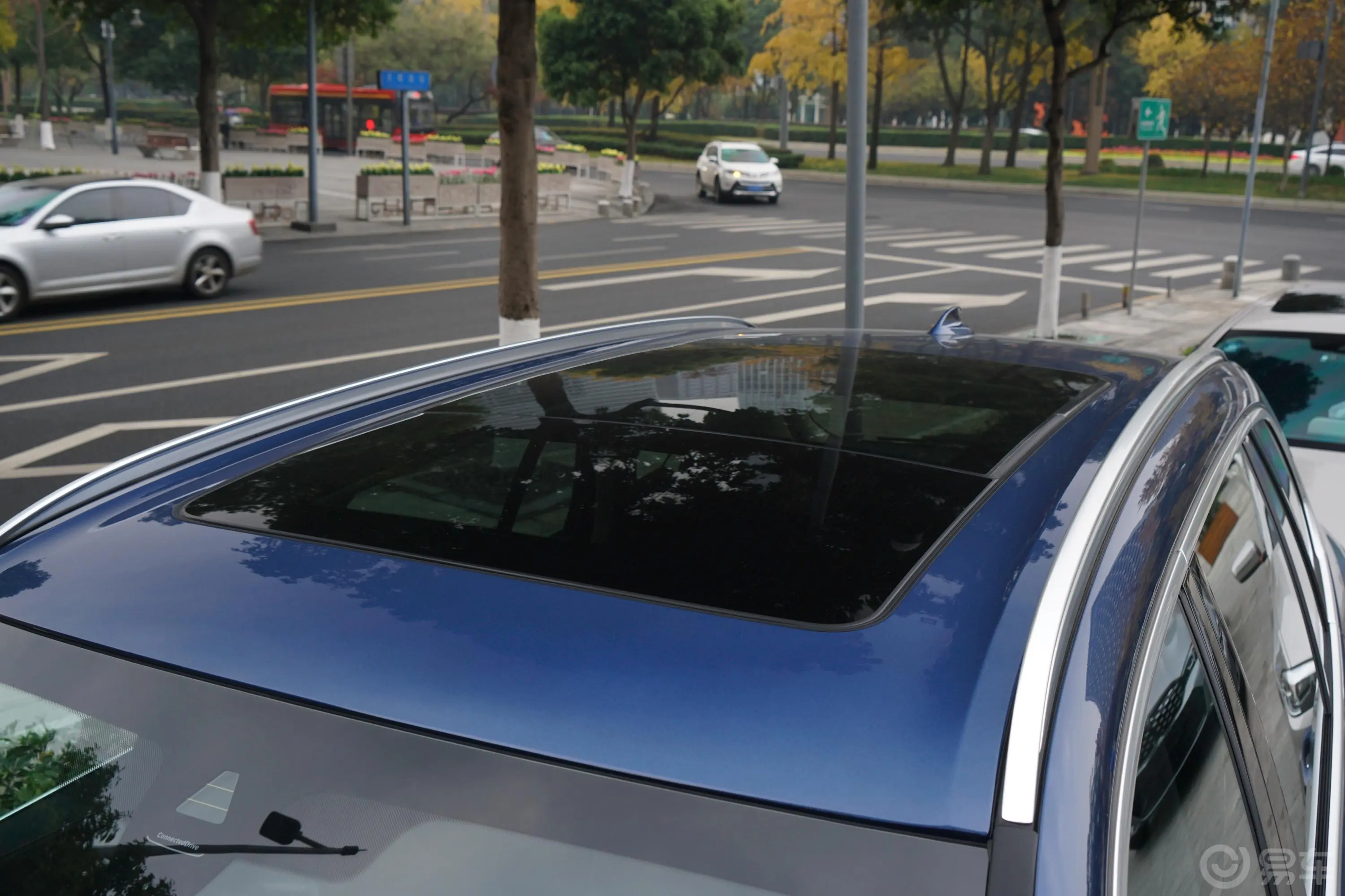 宝马X5改款 xDrive30Li 尊享型M运动套装天窗