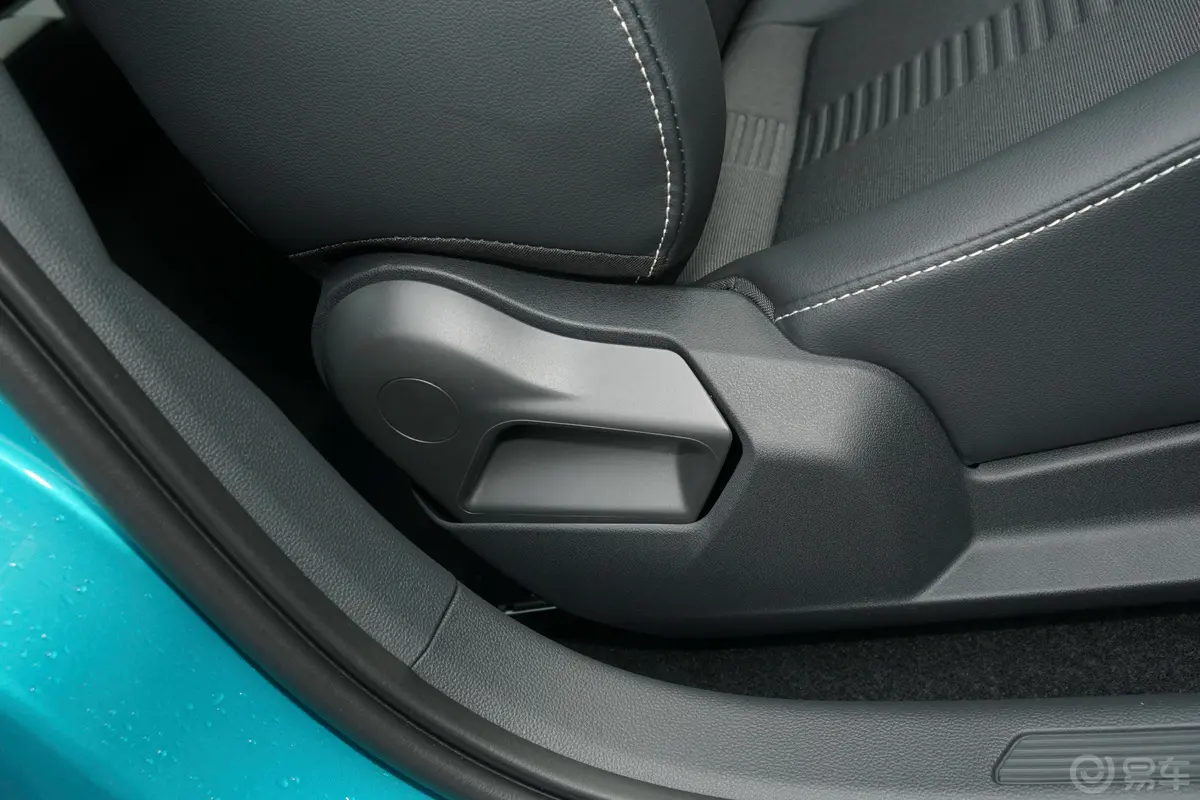 PoloPlus 1.5L 自动潮酷智尊版副驾座椅调节