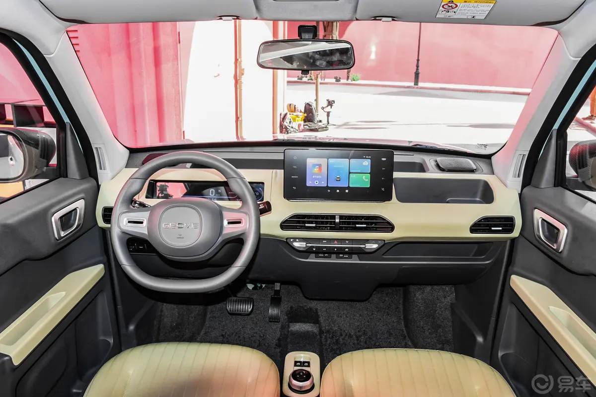 熊猫熊猫mini 200km 灵动熊内饰全景正拍