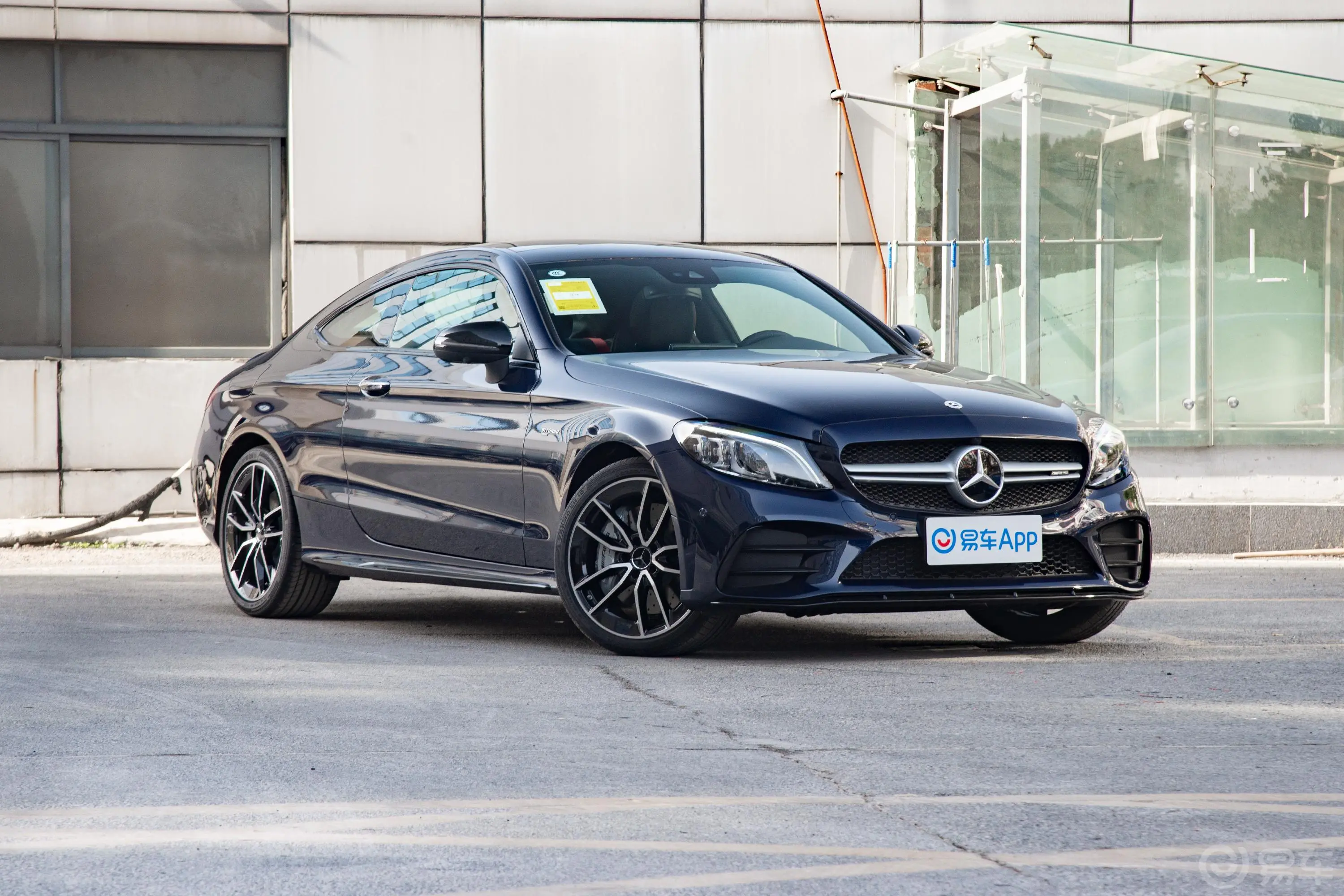 奔驰C级 AMGAMG C 43 4MATIC 轿跑车侧后45度车头向右水平