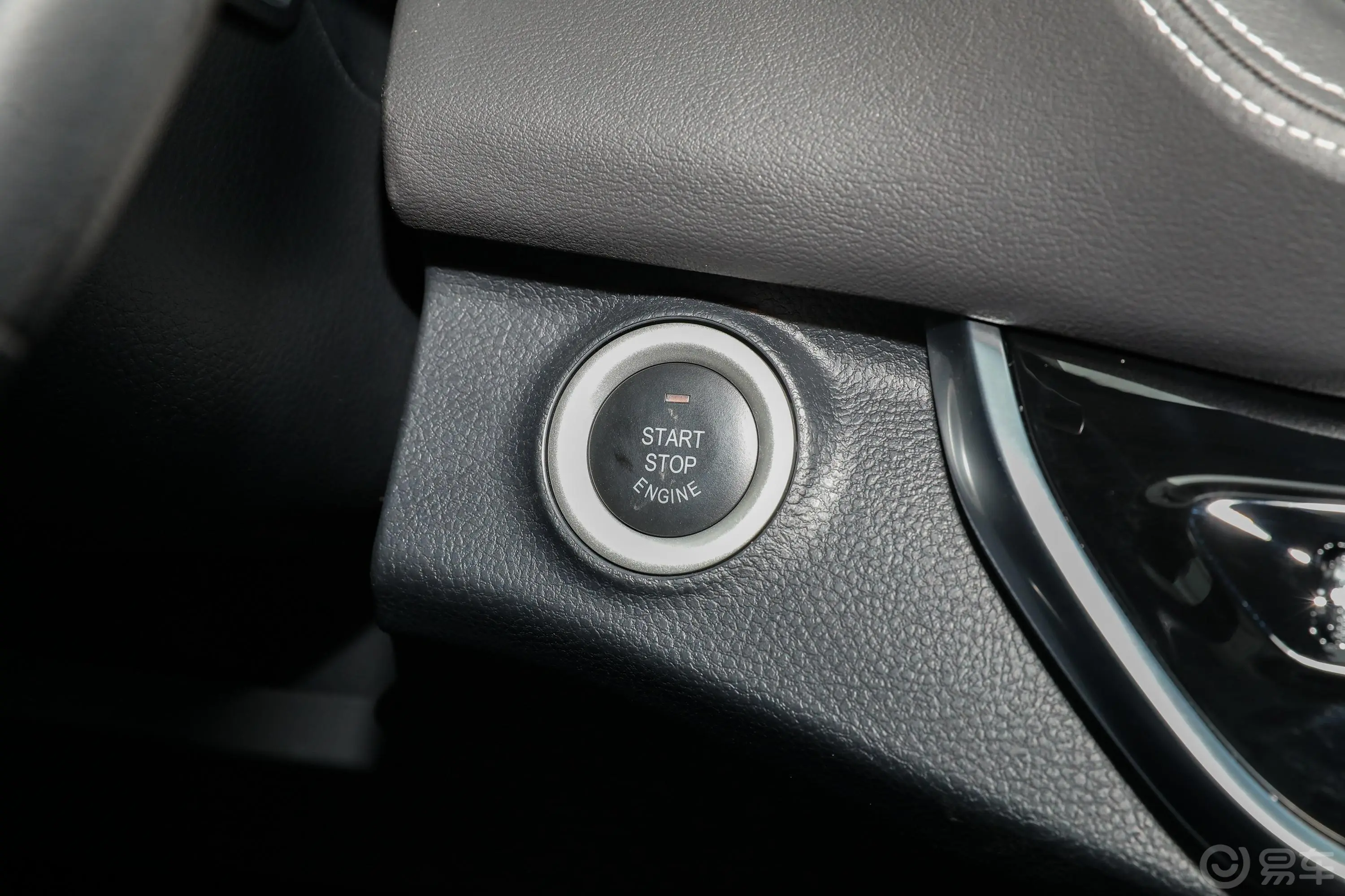大通G20PLUS 2.0T 自动豪华版 汽油钥匙孔或一键启动按键