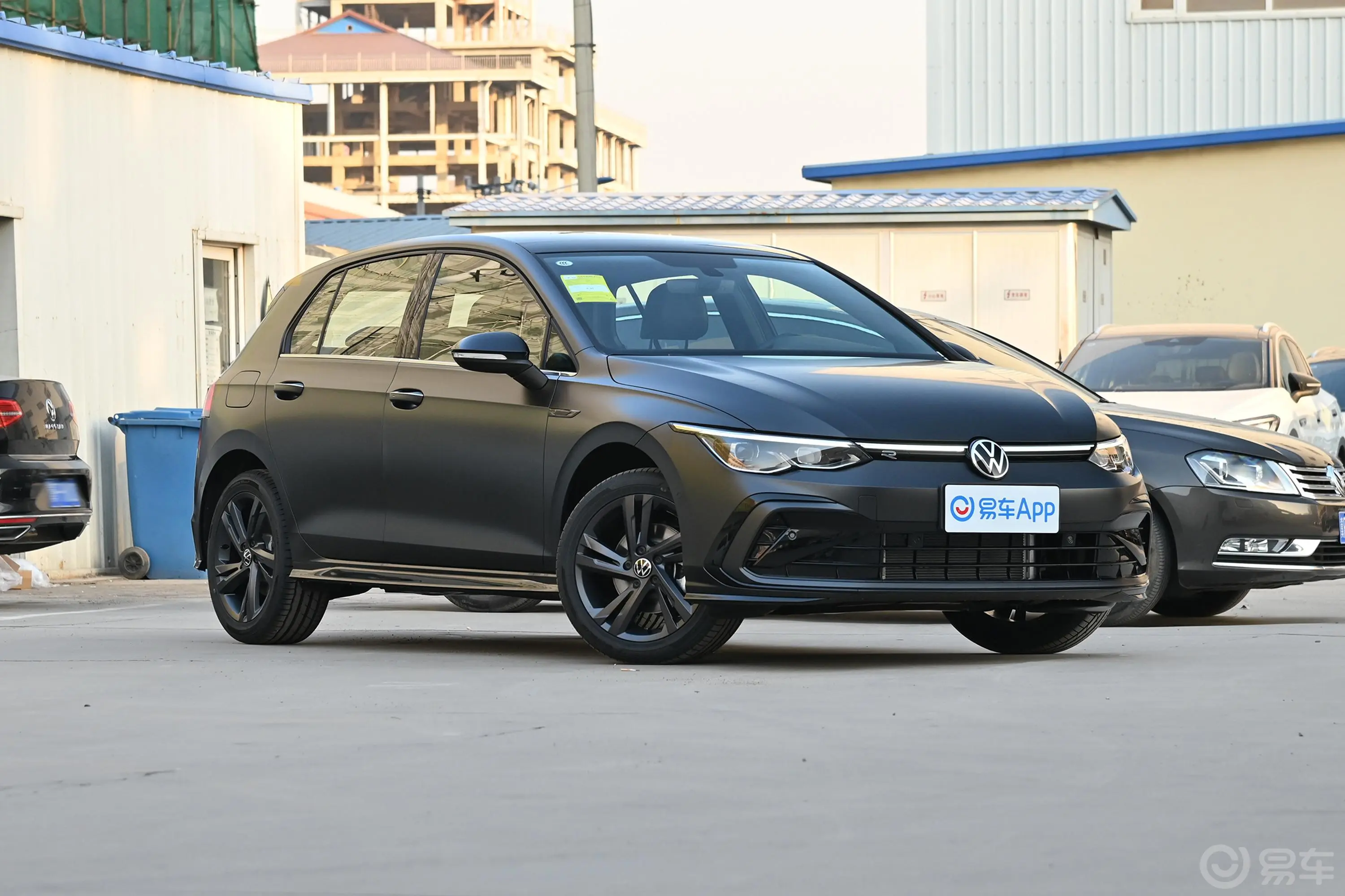 高尔夫280TSI R-Line Lite侧前45度车头向右水平