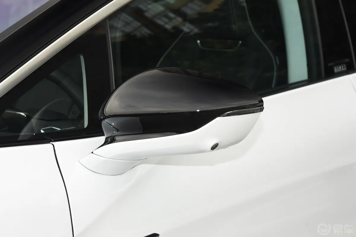 高合HiPhi X智远版 6座主驾驶后视镜背面