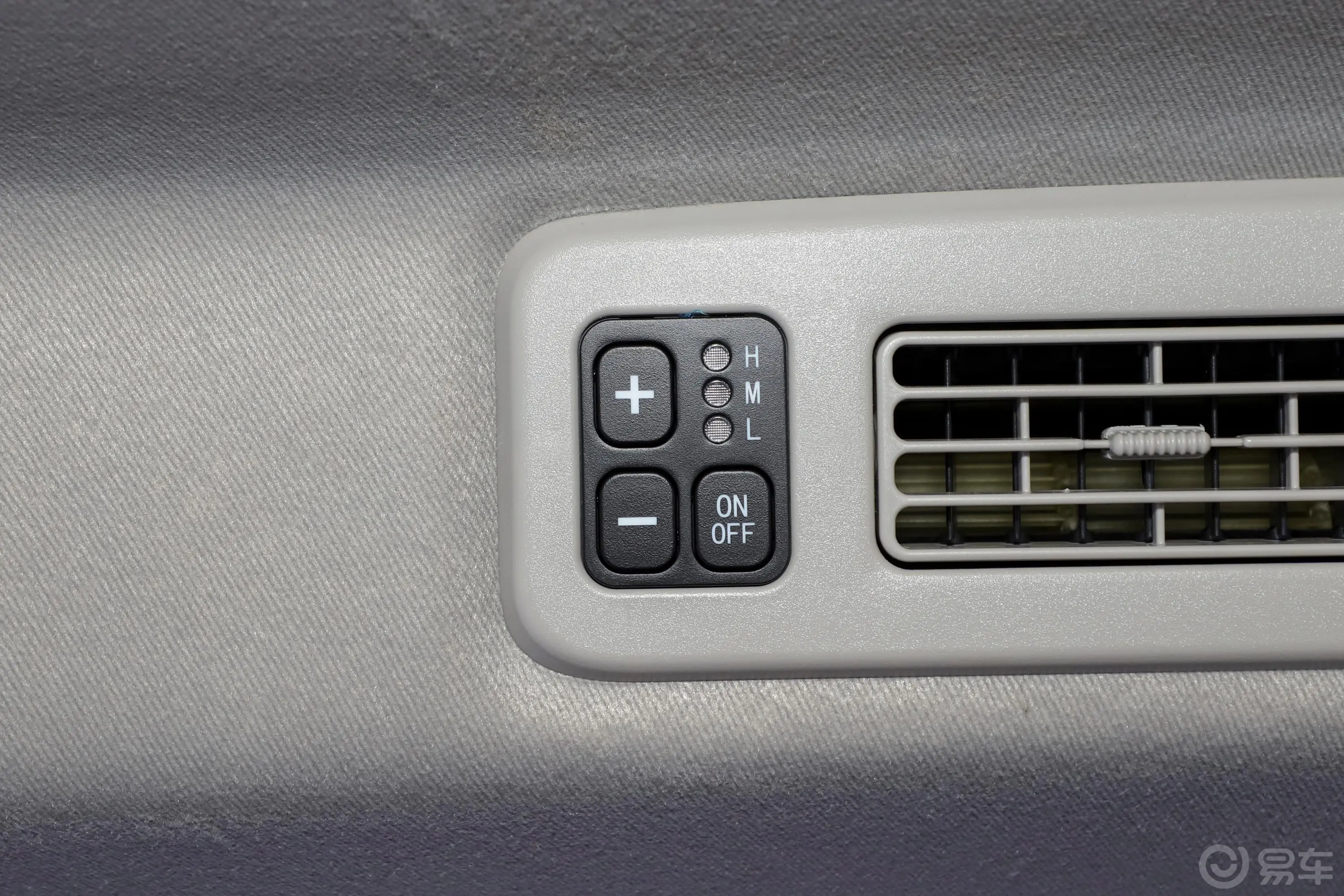 风光380客车 1.5L 豪华型 5座后排空调控制键