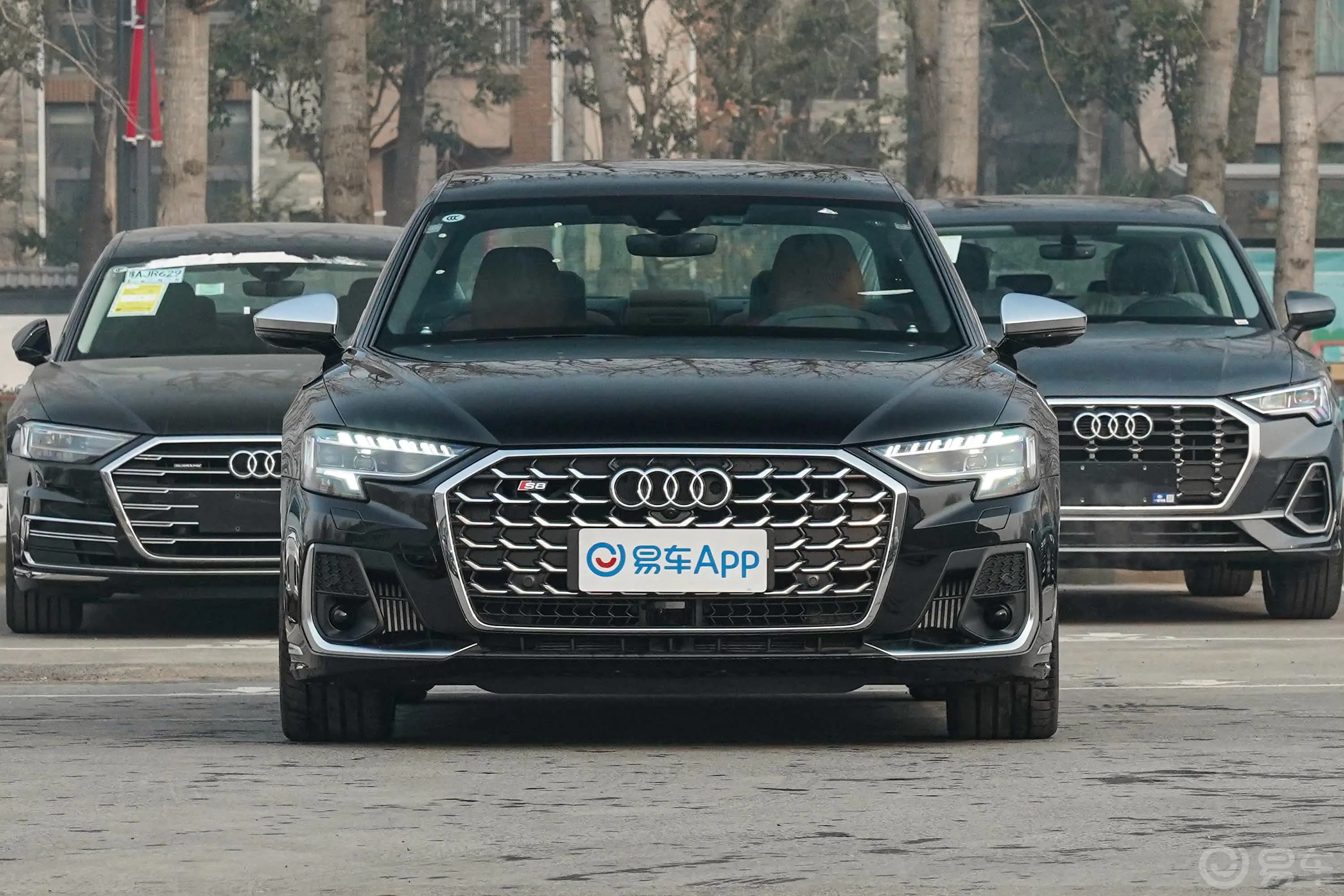 奥迪S8S8L 4.0TFSI quattro正前水平