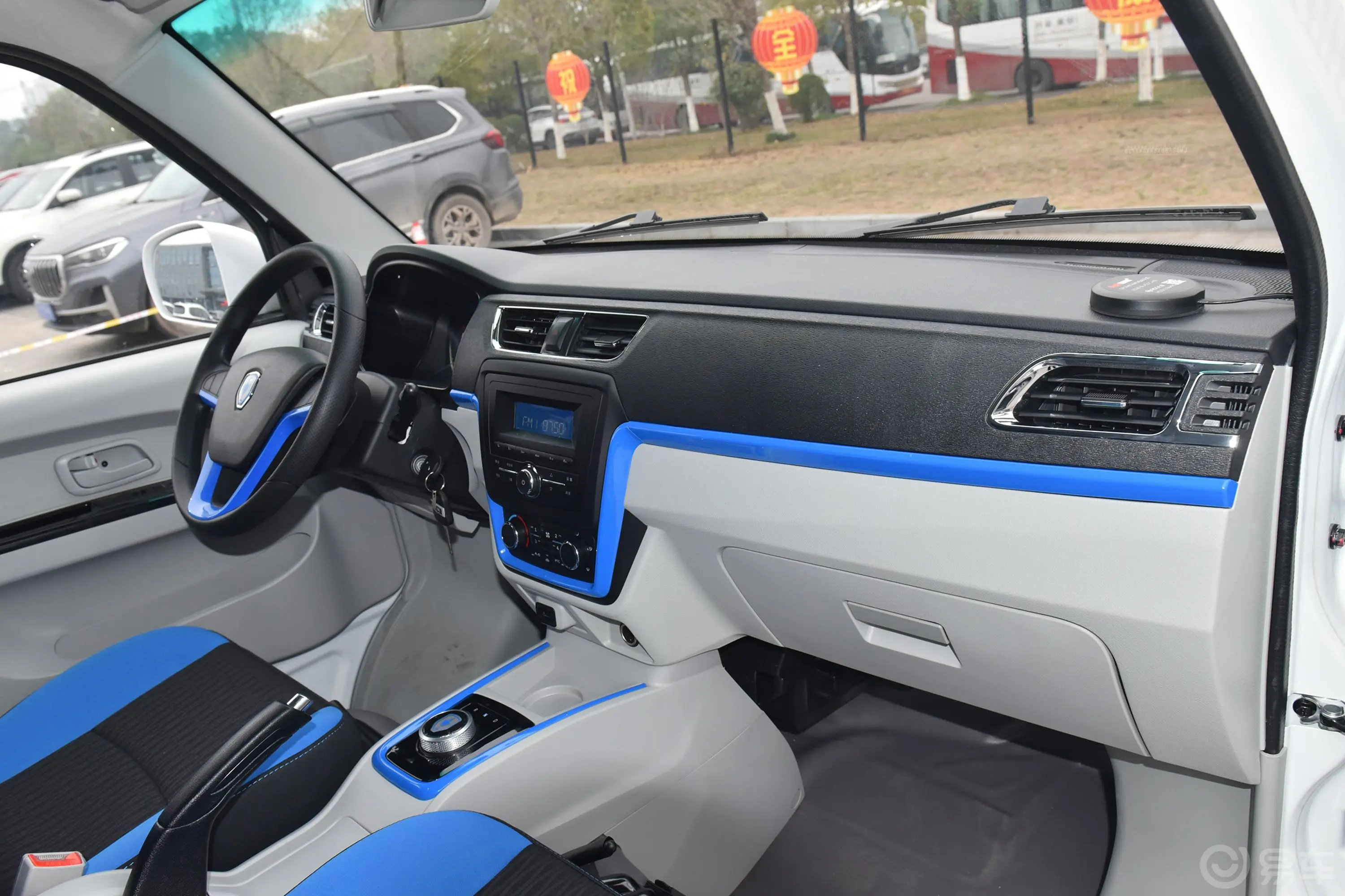 金杯新能源新海狮EV305km 舒适型内饰全景副驾驶员方向