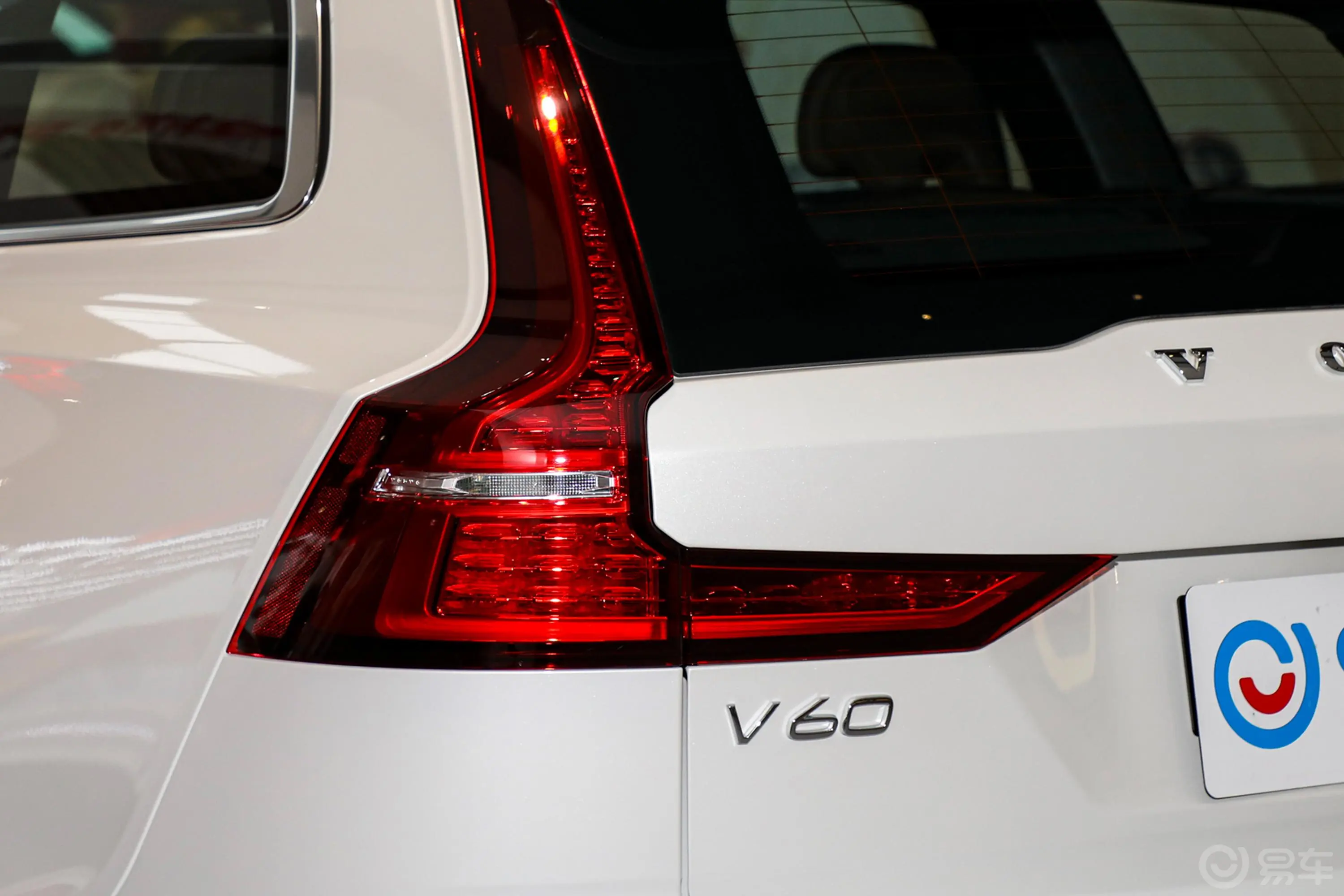 沃尔沃V60B4 双离合智逸豪华版外观灯组