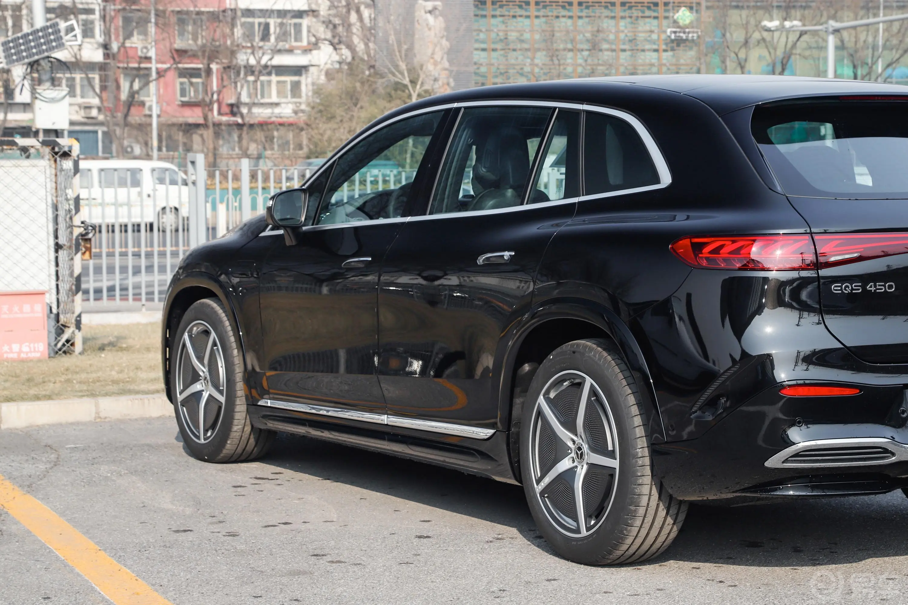 奔驰EQS SUV450 4MATIC 先锋版外观细节