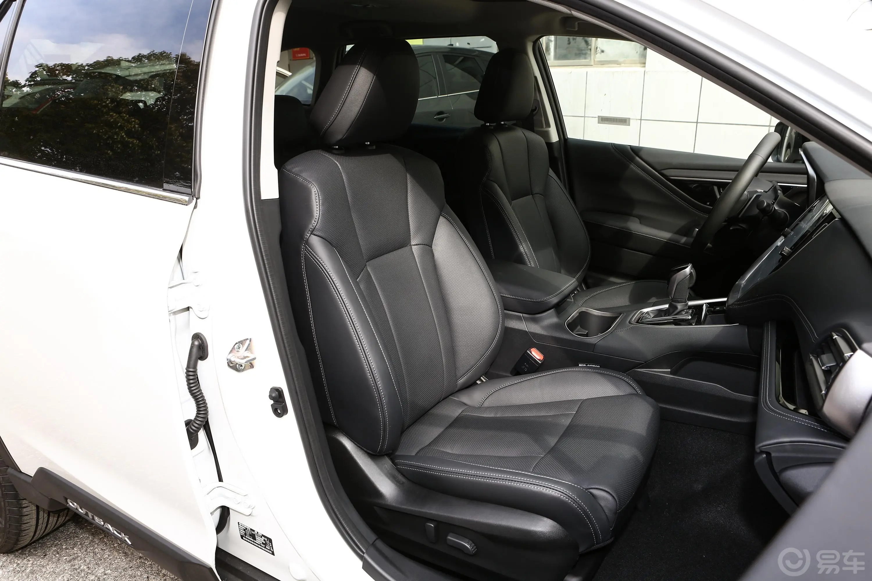 傲虎2.5i AWD运动版EyeSight副驾驶座椅