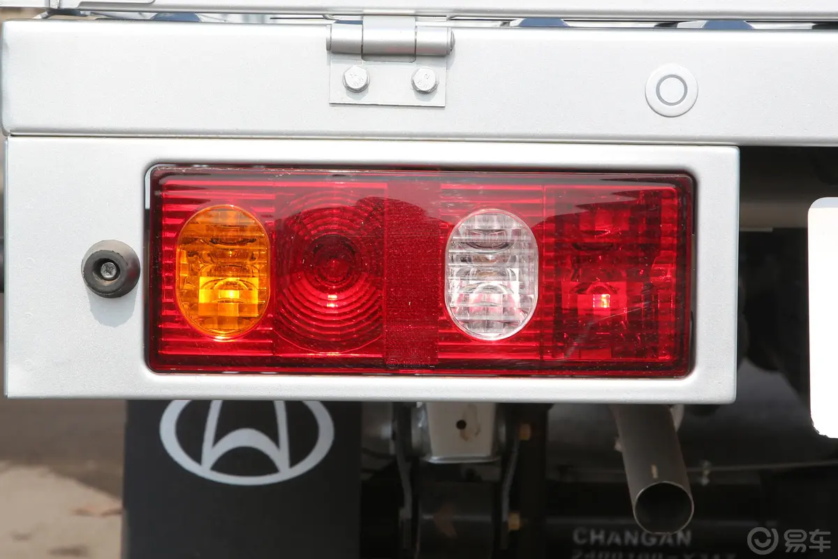 长安星卡1.5L 单排3.06米载货汽车舒适型外观灯组