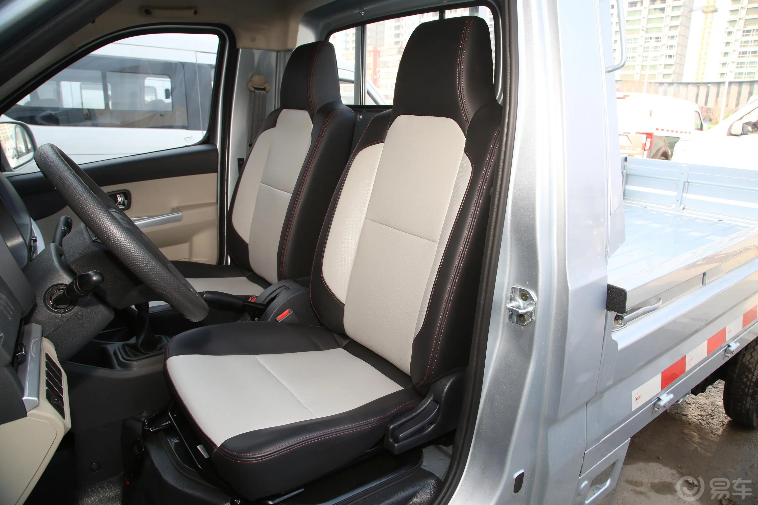 长安星卡1.5L 单排3.06米载货汽车舒适型驾驶员座椅