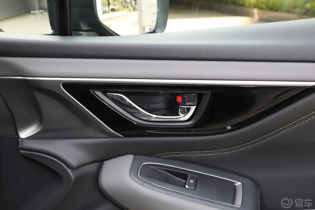 傲虎2.5i AWD探享版EyeSight副驾驶位