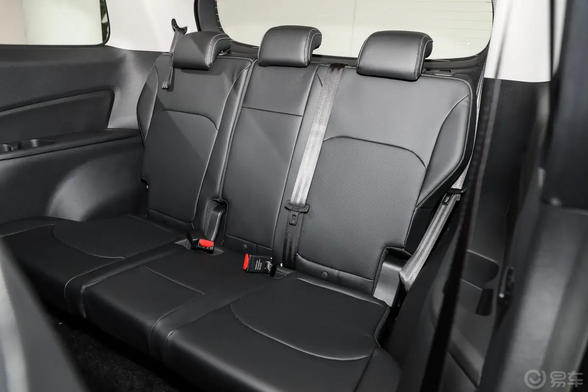 大通G50PLUS 1.5T 巡航版第三排座椅