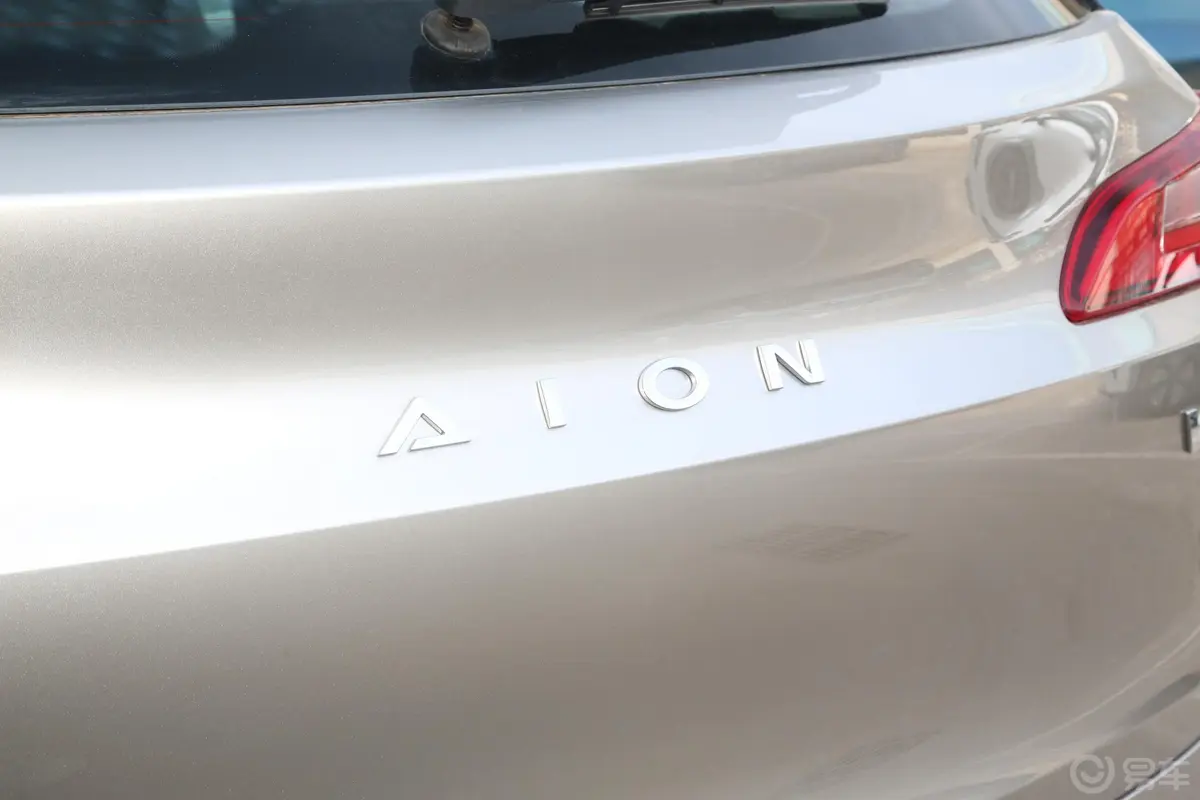 AION VPlus 600km 80 智享科技版 三元锂 5座外观细节