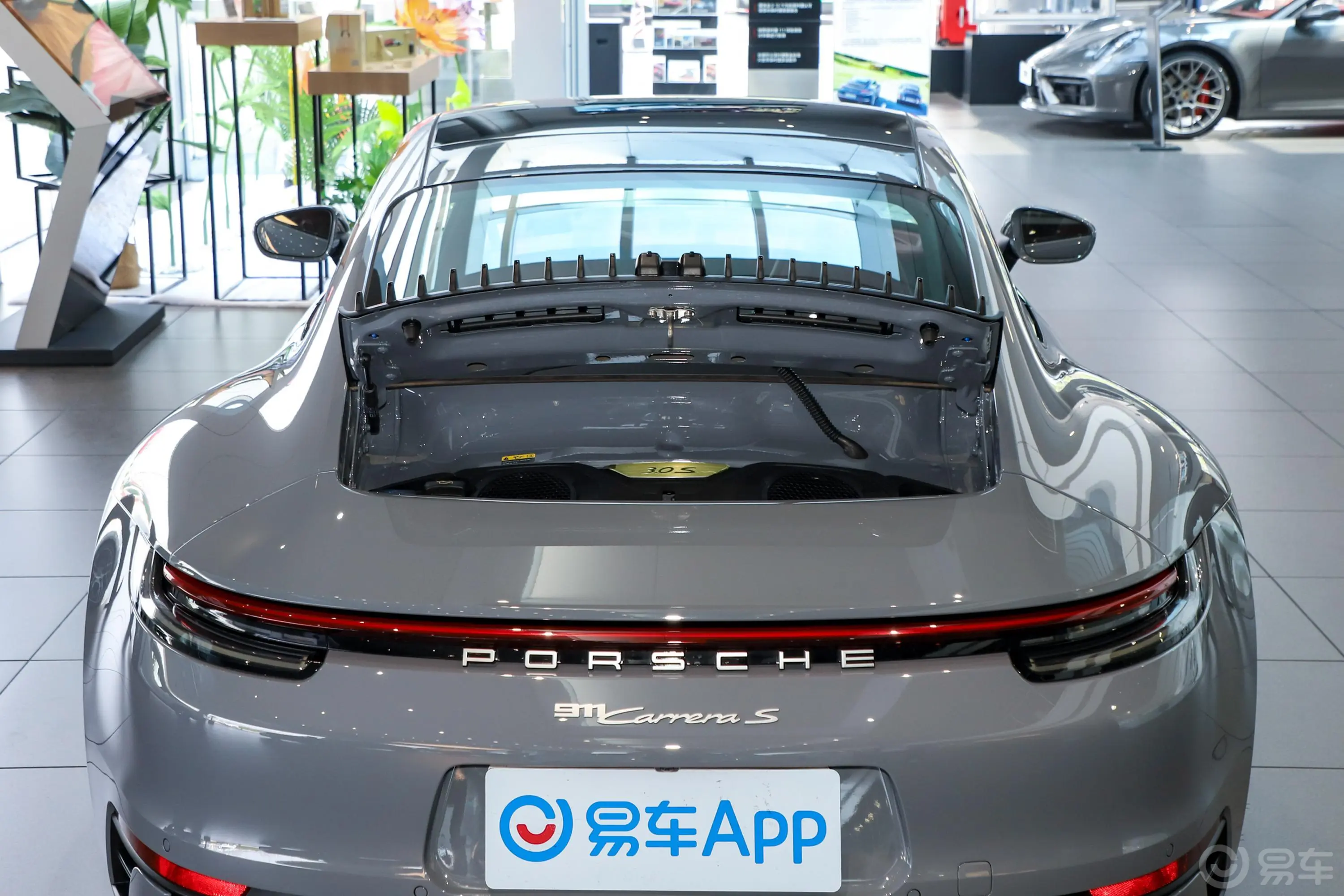 保时捷911Carrera S 3.0T发动机舱整体