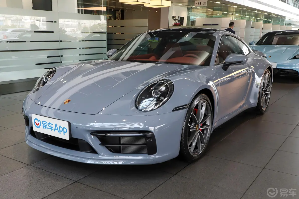 保时捷911Carrera S 3.0T侧前45度车头向左水平