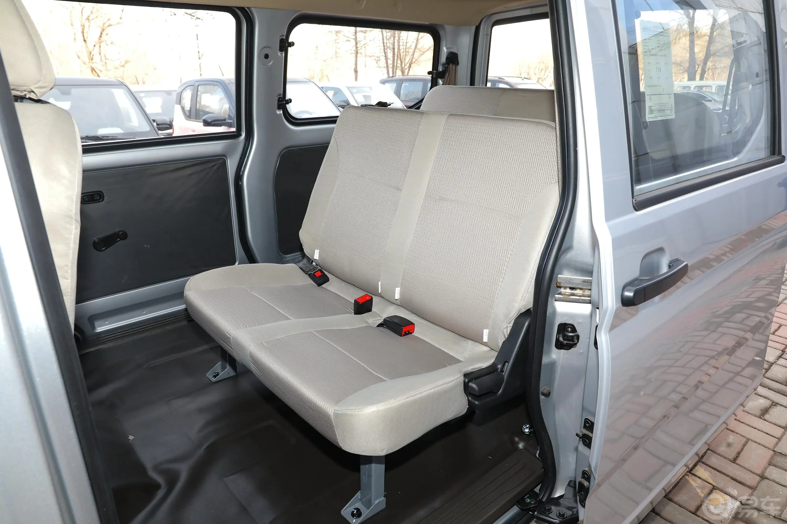 五菱荣光S1.5L 基本型 5/7座后排座椅