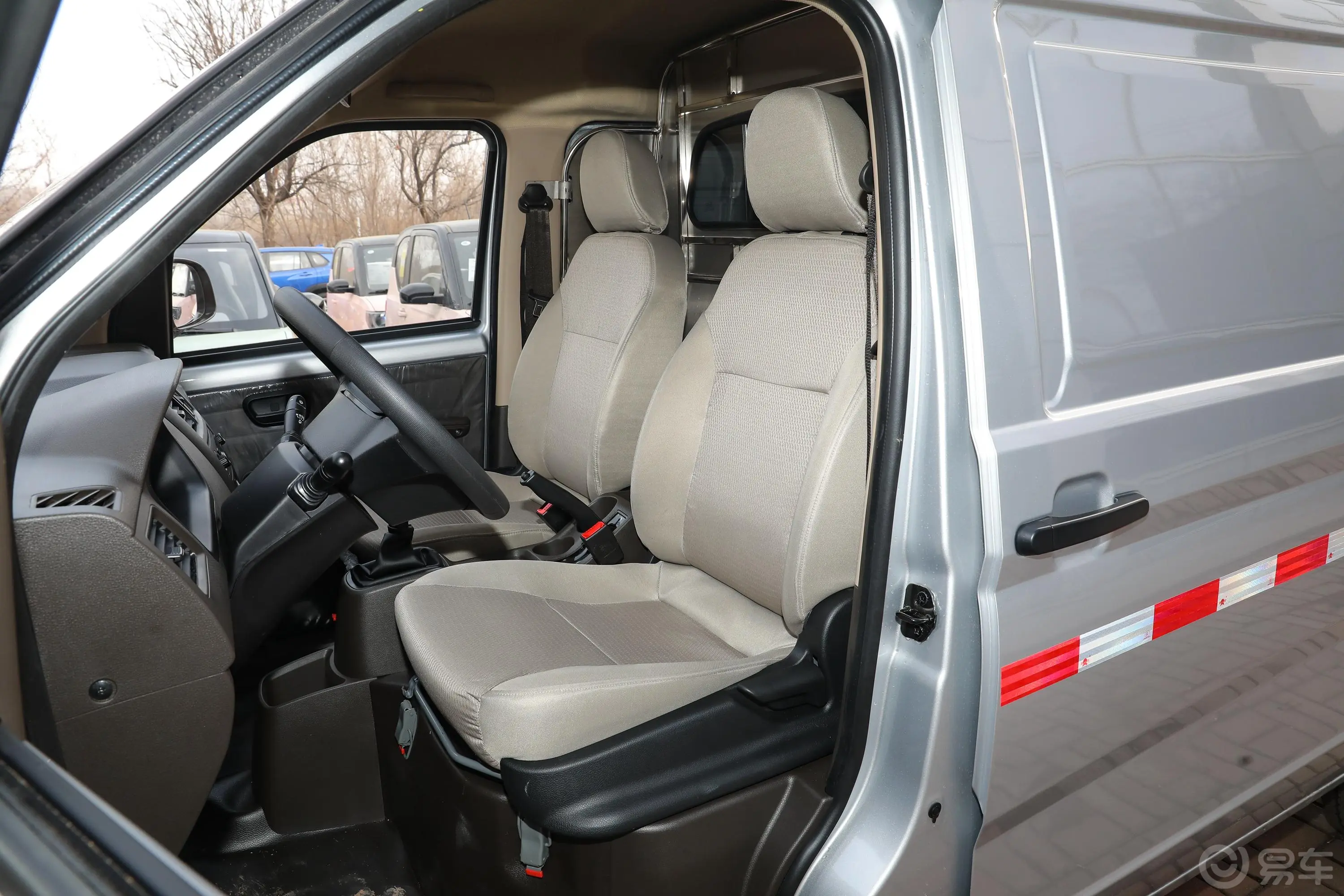 五菱荣光S1.5L 封窗基本型 2座驾驶员座椅